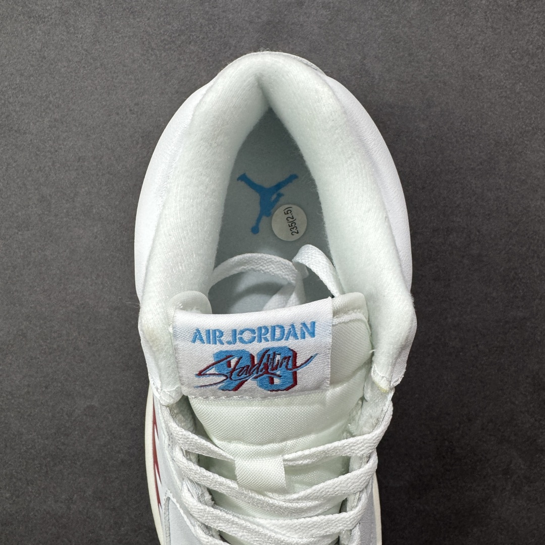 图片[7]-特价【GQ福利】Nike Jordan Stadium 90 系列低帮复古运动篮球鞋 Jordan 又出「合体鞋」！ 男女鞋真标半码制 原楦原纸板开发版型 采用粒面牛剖革鞋面材质 中底缓震泡棉物料组合橡胶外底 货号：FB2269-100 尺码：36 36.5 37.5 38 38.5 39 40 40.5 41 42 42.5 43 44 44.5 45 46 47-选品中心