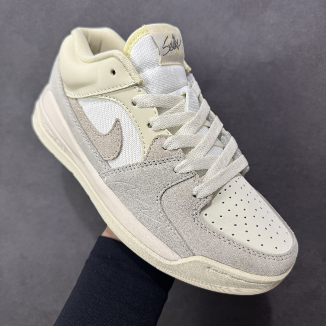 图片[3]-特价【GQ福利】Nike Jordan Stadium 90 系列低帮复古运动篮球鞋 Jordan 又出「合体鞋」！ 男女鞋真标半码制 原楦原纸板开发版型 采用粒面牛剖革鞋面材质 中底缓震泡棉物料组合橡胶外底 货号：DX4397-110 尺码：36 36.5 37.5 38 38.5 39 40 40.5 41 42 42.5 43 44 44.5 45 46 47-选品中心