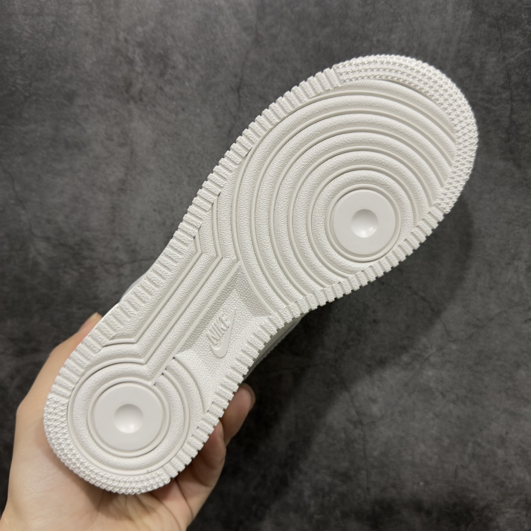 图片[9]-【Top版本】Nike Air Force 1\’07 Low 马年限定 空军一号低帮休闲板鞋 IQ1119-011  纯原原厂皮料 原版品质 专柜特供 原楦头原纸板 定制五金配件 内置全掌气垫 原厂鞋底   尺码：36 36.5 37.5 38 38.5 39 40 40.5 41 42 42.5 43 44 44.5 45 46 47.5-选品中心