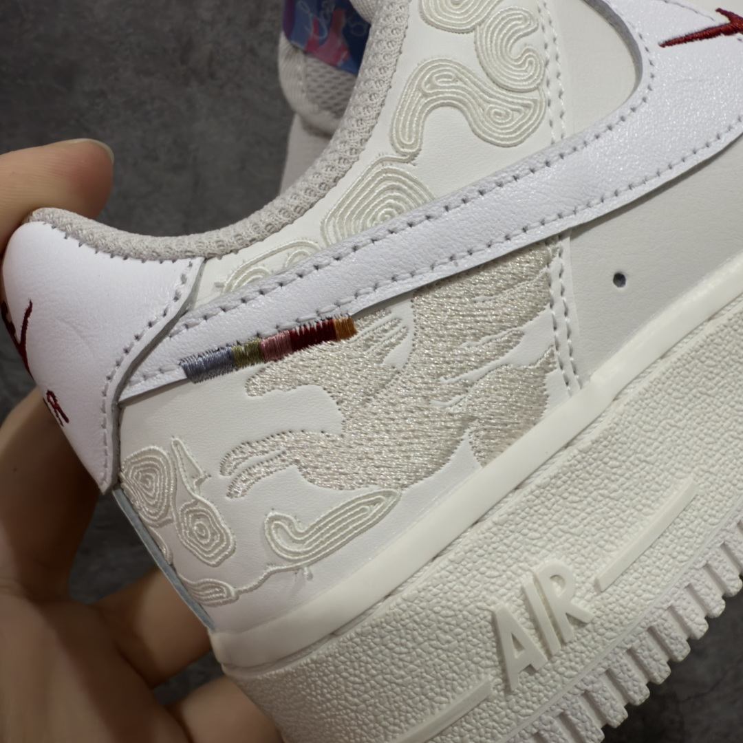 图片[3]-【Top版本】Nike Air Force 1\’07 Low 马年限定 空军一号低帮休闲板鞋 IQ1119-011  纯原原厂皮料 原版品质 专柜特供 原楦头原纸板 定制五金配件 内置全掌气垫 原厂鞋底   尺码：36 36.5 37.5 38 38.5 39 40 40.5 41 42 42.5 43 44 44.5 45 46 47.5-选品中心