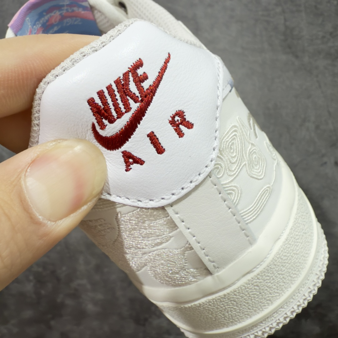 图片[2]-【Top版本】Nike Air Force 1\’07 Low 马年限定 空军一号低帮休闲板鞋 IQ1119-011  纯原原厂皮料 原版品质 专柜特供 原楦头原纸板 定制五金配件 内置全掌气垫 原厂鞋底   尺码：36 36.5 37.5 38 38.5 39 40 40.5 41 42 42.5 43 44 44.5 45 46 47.5-选品中心