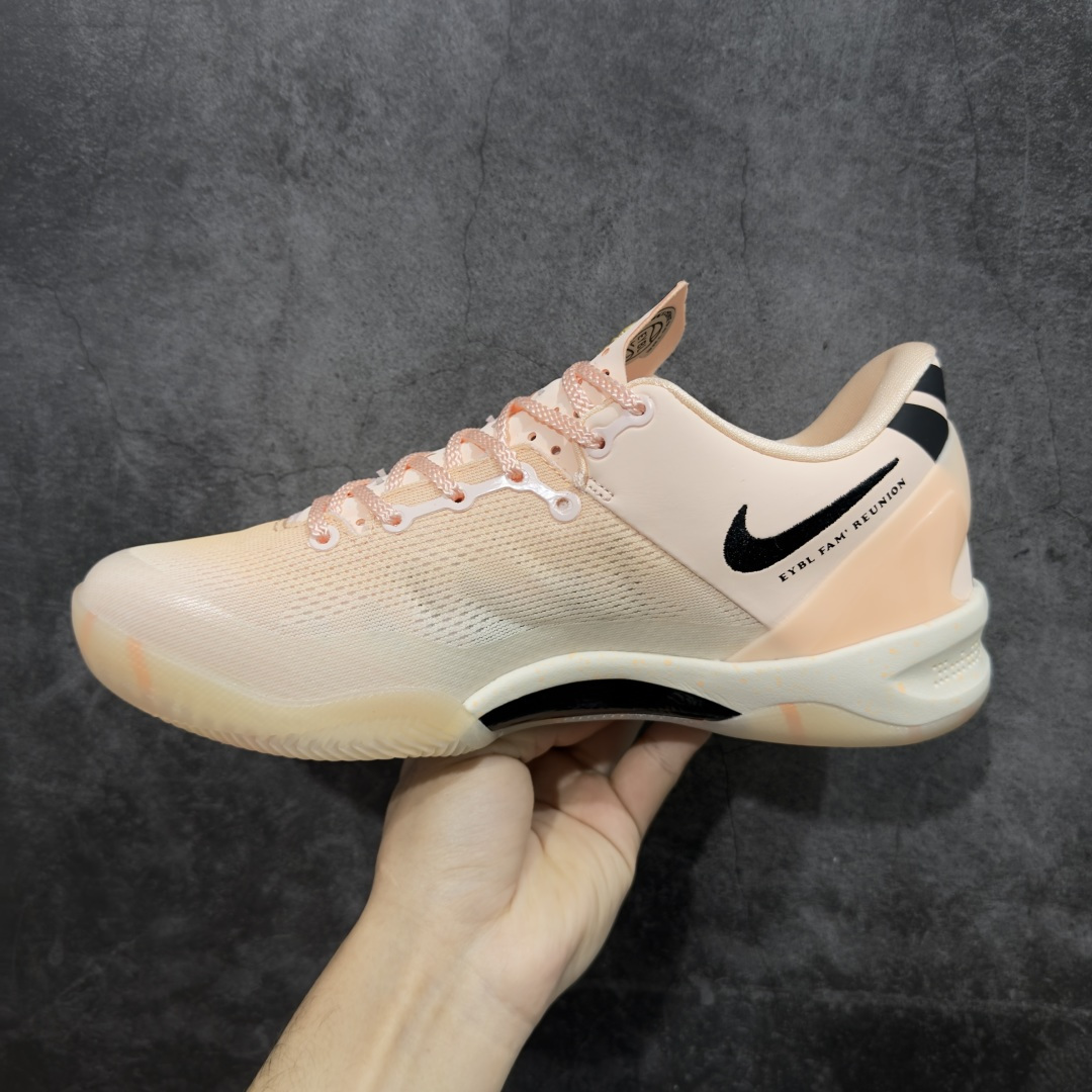 图片[2]-【CK纯原版】Nike Zoom Kobe Ⅷ System 科比8代 男子实战篮球鞋 EYBL 蜜桃粉 HQ3138-800 鞋垫升级配备超厚PHYLON中底 前后掌部位搭载Zoom气垫单元 塑料碳纤维支撑中板 KOBE VII体系的速度模块配备了 PHYLON 中底和在前后掌部位的 Zoom气垫单元，提供快速响应的缓冲。同时，采用低帮弹力鞋口设计，使鞋子能够紧贴脚踝提供更好的支撑。速度模块采用贴合脚面的舒适包裹设计，摒弃传统的鞋舌和鞋内套，使球鞋更加轻质。 尺码：39-47.5-选品中心