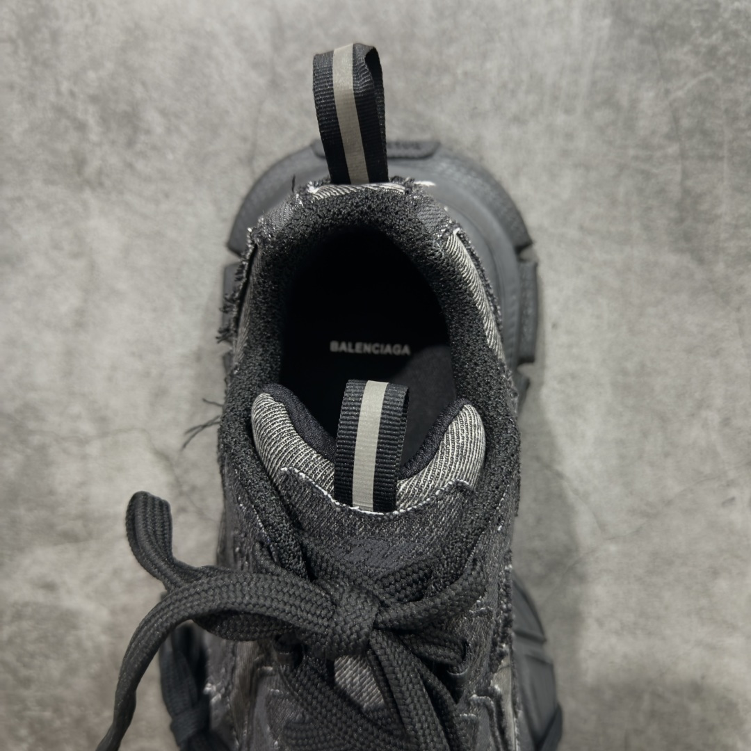 图片[8]-【XA版本】BALENCIAGA 3XL Sneakers 巴黎世家十代网布系带低帮走秀复古老爹鞋 全套原纸板楦头开发 最原汁原味的灵魂版型 全鞋荧光划线卡点 胶水把控整洁度追求极致完美 每一双都是工艺品 多重QC质检 超越公司货的品控标准 实实在在的免检产品 原盒原配 正确字体电绣 粗细、位置、大小正确 侧边TPU 透气孔匹配意产原版 正确分离大底 TPU软底 原版一致大底LOGO 立体感十足 原厂皮料水洗做旧 采购原厂网纱 不含皮革 网布材料和聚氨酯 磨损效果 鞋头边缘和后帮 Balenciaga 徽标 鞋面和后跟凸印尺码 鞋舌 3XL 橡胶品牌标识和反光细节 鞋帮拉袢和鞋舌拉祥 配反光细节 备用鞋带在鞋履前侧 可在穿着前取下 便于不同造型搭配 偏大一码 尺码：35-46-选品中心