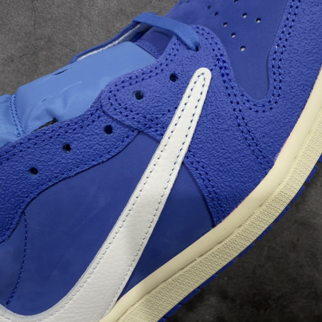 图片[4]-【DG2.0纯原】Travis Scott x Fragment x Air Jordan AJ1 Low OG SP 三方联名闪电倒钩低帮 蓝白 DM7866-400 圈内最强倒钩系列 高端零售特供批次 产品品控稳定性领先行业 各方面均可对飙L版 良心定价不杀猪 SZ原厂全套原楦原纸板冲刀磨具开发 原厂皮料加持 原厂港宝加持定型后跟R度完美 同源原厂电绣 鬼脸飞翼针数密度立体效果一致 百分百一致原鞋 原厂拉帮工艺 针距密度一致 后跟弧度收口自然不对折 极致一眼正品既视感 进口玻璃冲刀皮料裁剪零毛边 全鞋电脑针车工艺 品控清洁度最高QC检验标准 免检产品 原厂订购鞋盒、鞋标、防尘纸、鞋撑、鞋带 追求极致的原厂味道 尺码：40 40.5 41 42 42.5 43 44 44.5 45 46 47.5 48.5-选品中心