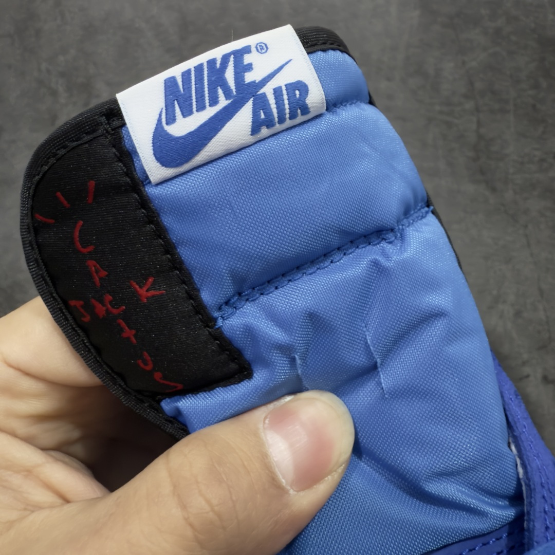 图片[6]-【DG2.0纯原】Travis Scott x Fragment x Air Jordan AJ1 Low OG SP 三方联名闪电倒钩低帮 蓝白 DM7866-400 圈内最强倒钩系列 高端零售特供批次 产品品控稳定性领先行业 各方面均可对飙L版 良心定价不杀猪 SZ原厂全套原楦原纸板冲刀磨具开发 原厂皮料加持 原厂港宝加持定型后跟R度完美 同源原厂电绣 鬼脸飞翼针数密度立体效果一致 百分百一致原鞋 原厂拉帮工艺 针距密度一致 后跟弧度收口自然不对折 极致一眼正品既视感 进口玻璃冲刀皮料裁剪零毛边 全鞋电脑针车工艺 品控清洁度最高QC检验标准 免检产品 原厂订购鞋盒、鞋标、防尘纸、鞋撑、鞋带 追求极致的原厂味道 尺码：40 40.5 41 42 42.5 43 44 44.5 45 46 47.5 48.5-选品中心
