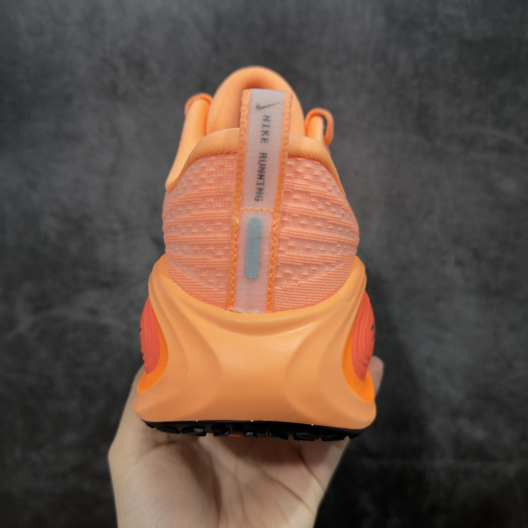 图片[4]-【XE纯原版】Nike Air Zoom Vomero Plus 全新科技运动跑HV8150-801    目前市场最强品质 原版购入开发 鞋面采用硅胶发泡立体印刷 临界ZOOM X泡棉超软弹大底 区别市场一体底 超高质检清洁度 一切材质配件均与原版一致 原楦原纸板开发 匹配原版98%以上 完美弧度版型 原厂鞋标 立体反光鞋盒标 鞋盒防撞海绵 高端玩家必推版本 高价零售必推版本 欢迎对比市面任意版本‼️ 这双鞋简直是时尚与科技的完美融合。 经典黑色鞋面，质感爆棚，搭配超亮眼的银色大勾子，瞬间成为街头焦点。不仅颜值在线，缓震性能更是一绝 不管是日常出街还是慢跑锻炼，都能给双脚极致舒适体验。  码数超全，39- 46 码任你选！别犹豫啦，穿上它，轻松走出潮流范，开启你的时尚运动新旅程！ 码段：36-46-选品中心