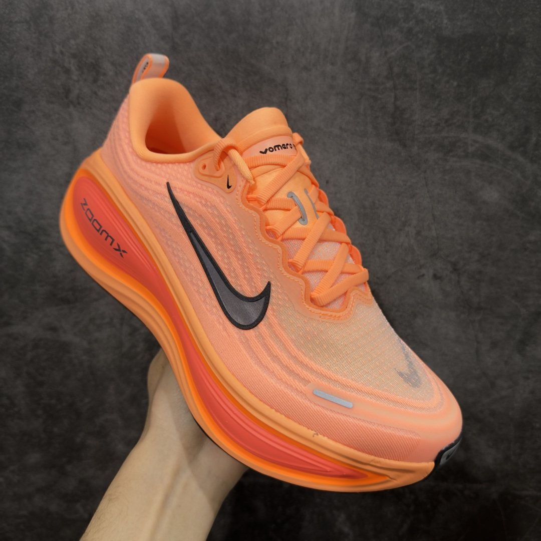 图片[3]-【XE纯原版】Nike Air Zoom Vomero Plus 全新科技运动跑HV8150-801    目前市场最强品质 原版购入开发 鞋面采用硅胶发泡立体印刷 临界ZOOM X泡棉超软弹大底 区别市场一体底 超高质检清洁度 一切材质配件均与原版一致 原楦原纸板开发 匹配原版98%以上 完美弧度版型 原厂鞋标 立体反光鞋盒标 鞋盒防撞海绵 高端玩家必推版本 高价零售必推版本 欢迎对比市面任意版本‼️ 这双鞋简直是时尚与科技的完美融合。 经典黑色鞋面，质感爆棚，搭配超亮眼的银色大勾子，瞬间成为街头焦点。不仅颜值在线，缓震性能更是一绝 不管是日常出街还是慢跑锻炼，都能给双脚极致舒适体验。  码数超全，39- 46 码任你选！别犹豫啦，穿上它，轻松走出潮流范，开启你的时尚运动新旅程！ 码段：36-46-选品中心