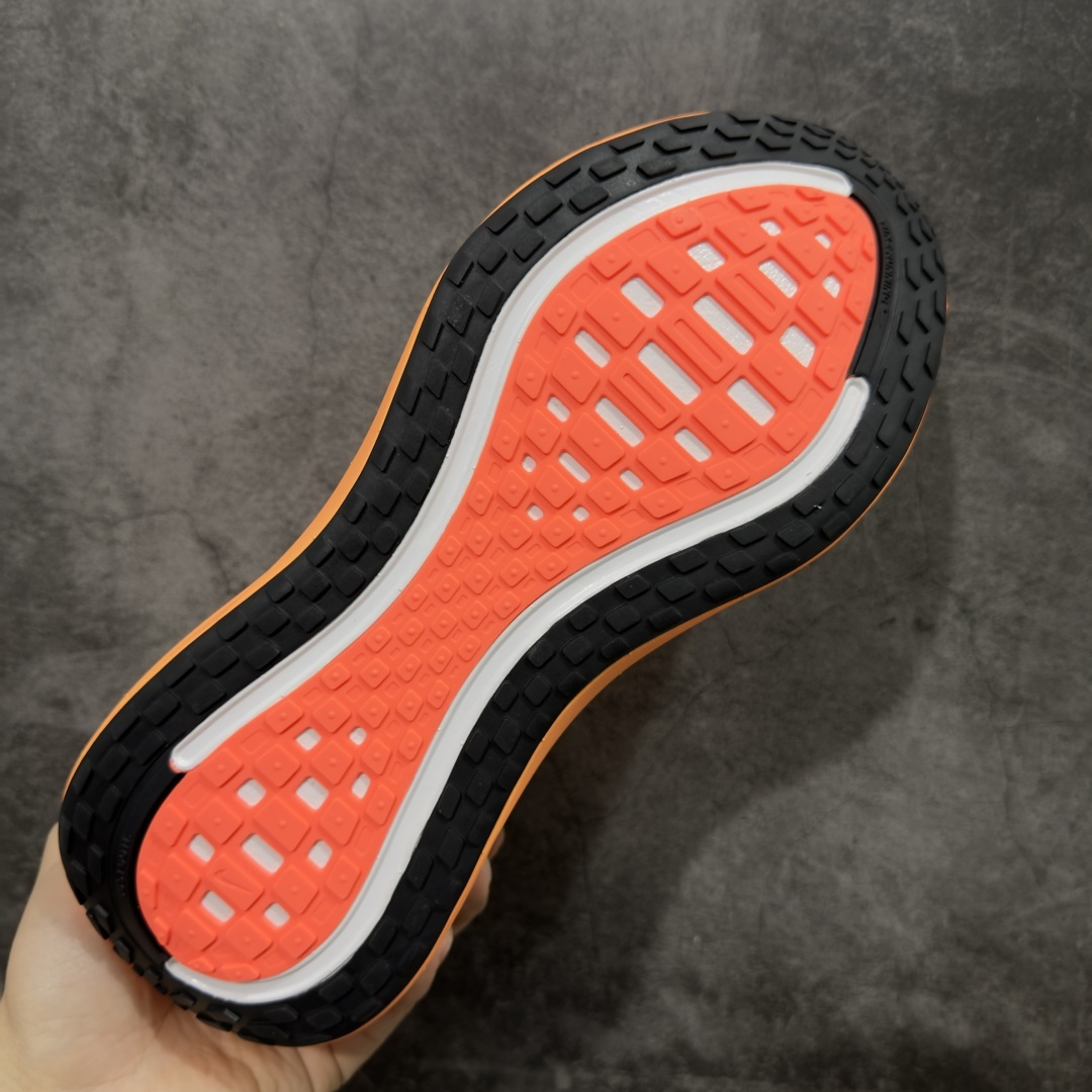 图片[9]-【XE纯原版】Nike Air Zoom Vomero Plus 全新科技运动跑HV8150-801    目前市场最强品质 原版购入开发 鞋面采用硅胶发泡立体印刷 临界ZOOM X泡棉超软弹大底 区别市场一体底 超高质检清洁度 一切材质配件均与原版一致 原楦原纸板开发 匹配原版98%以上 完美弧度版型 原厂鞋标 立体反光鞋盒标 鞋盒防撞海绵 高端玩家必推版本 高价零售必推版本 欢迎对比市面任意版本‼️ 这双鞋简直是时尚与科技的完美融合。 经典黑色鞋面，质感爆棚，搭配超亮眼的银色大勾子，瞬间成为街头焦点。不仅颜值在线，缓震性能更是一绝 不管是日常出街还是慢跑锻炼，都能给双脚极致舒适体验。  码数超全，39- 46 码任你选！别犹豫啦，穿上它，轻松走出潮流范，开启你的时尚运动新旅程！ 码段：36-46-选品中心