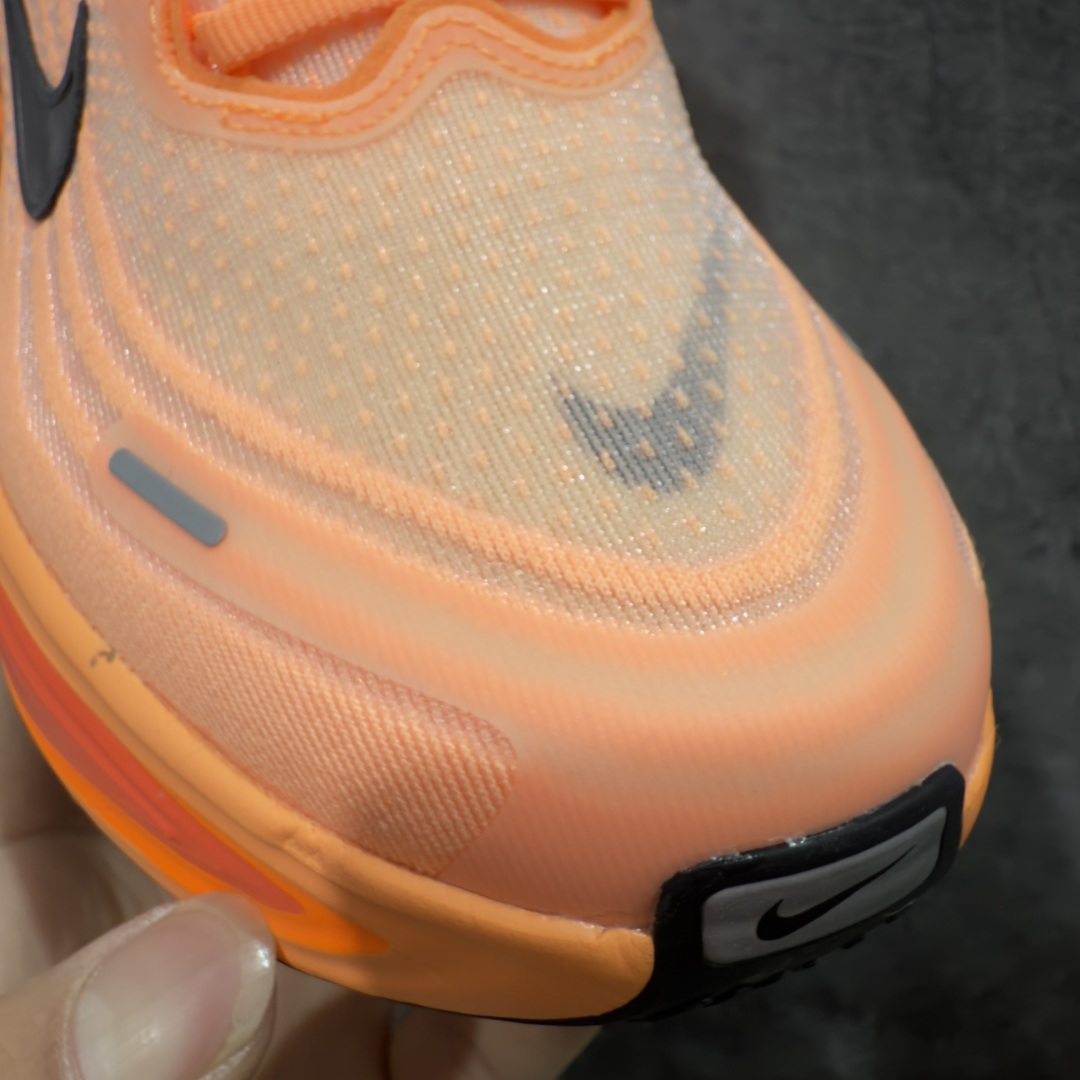 图片[5]-【XE纯原版】Nike Air Zoom Vomero Plus 全新科技运动跑HV8150-801    目前市场最强品质 原版购入开发 鞋面采用硅胶发泡立体印刷 临界ZOOM X泡棉超软弹大底 区别市场一体底 超高质检清洁度 一切材质配件均与原版一致 原楦原纸板开发 匹配原版98%以上 完美弧度版型 原厂鞋标 立体反光鞋盒标 鞋盒防撞海绵 高端玩家必推版本 高价零售必推版本 欢迎对比市面任意版本‼️ 这双鞋简直是时尚与科技的完美融合。 经典黑色鞋面，质感爆棚，搭配超亮眼的银色大勾子，瞬间成为街头焦点。不仅颜值在线，缓震性能更是一绝 不管是日常出街还是慢跑锻炼，都能给双脚极致舒适体验。  码数超全，39- 46 码任你选！别犹豫啦，穿上它，轻松走出潮流范，开启你的时尚运动新旅程！ 码段：36-46-选品中心