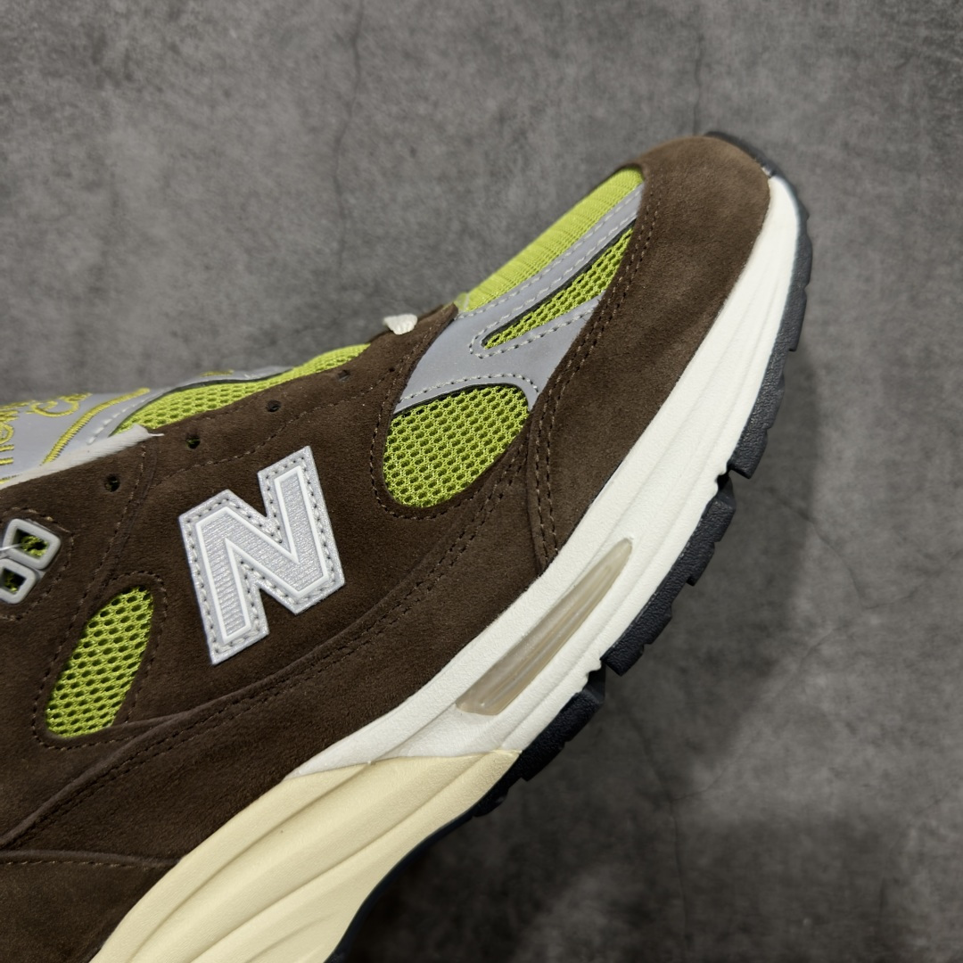 图片[6]-【ZOK/Goat版】Kith x New Balance NB991 踪绿 U991CK2 独家私模 NB天花板 打破市面NB无高端格局 原鞋购入开发 采购原厂皮料 正确3M反光细节 原楦原纸版开发 正确6层组合底模精密开发 后跟透明TPU水晶装饰条稳固 沿用了引以为傲的跑鞋手工技艺 采用猪皮绒面并包裹局部透气网面的鞋身设计 菱网鞋舌上刻有New Balance USA 鞋面依旧&身着经典的大热之灰 彰显了其高端的品质身份 尺码：36 37 37.5 38 38.5 39 40 40.5 41.5 42 42.5 43 44 45 46.5-选品中心