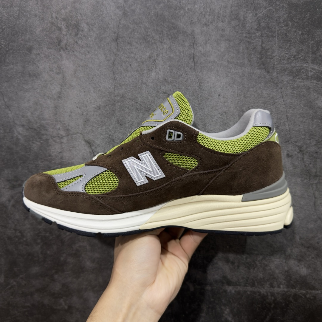 图片[2]-【ZOK/Goat版】Kith x New Balance NB991 踪绿 U991CK2 独家私模 NB天花板 打破市面NB无高端格局 原鞋购入开发 采购原厂皮料 正确3M反光细节 原楦原纸版开发 正确6层组合底模精密开发 后跟透明TPU水晶装饰条稳固 沿用了引以为傲的跑鞋手工技艺 采用猪皮绒面并包裹局部透气网面的鞋身设计 菱网鞋舌上刻有New Balance USA 鞋面依旧&身着经典的大热之灰 彰显了其高端的品质身份 尺码：36 37 37.5 38 38.5 39 40 40.5 41.5 42 42.5 43 44 45 46.5-选品中心