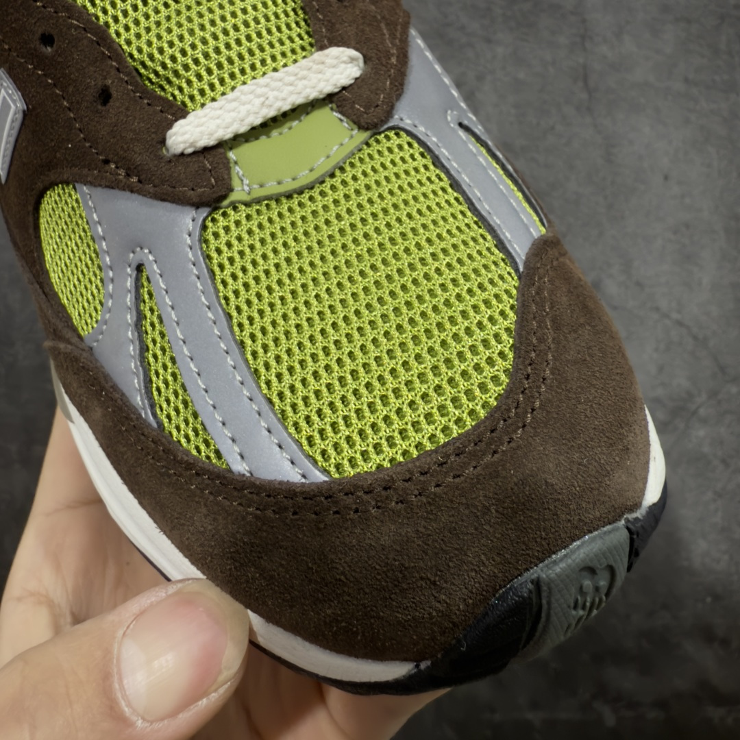 图片[5]-【ZOK/Goat版】Kith x New Balance NB991 踪绿 U991CK2 独家私模 NB天花板 打破市面NB无高端格局 原鞋购入开发 采购原厂皮料 正确3M反光细节 原楦原纸版开发 正确6层组合底模精密开发 后跟透明TPU水晶装饰条稳固 沿用了引以为傲的跑鞋手工技艺 采用猪皮绒面并包裹局部透气网面的鞋身设计 菱网鞋舌上刻有New Balance USA 鞋面依旧&身着经典的大热之灰 彰显了其高端的品质身份 尺码：36 37 37.5 38 38.5 39 40 40.5 41.5 42 42.5 43 44 45 46.5-选品中心