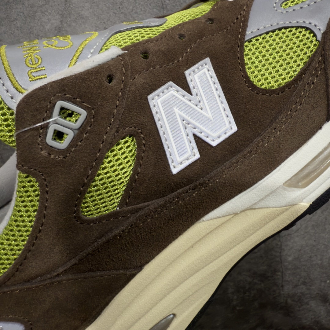 图片[4]-【ZOK/Goat版】Kith x New Balance NB991 踪绿 U991CK2 独家私模 NB天花板 打破市面NB无高端格局 原鞋购入开发 采购原厂皮料 正确3M反光细节 原楦原纸版开发 正确6层组合底模精密开发 后跟透明TPU水晶装饰条稳固 沿用了引以为傲的跑鞋手工技艺 采用猪皮绒面并包裹局部透气网面的鞋身设计 菱网鞋舌上刻有New Balance USA 鞋面依旧&身着经典的大热之灰 彰显了其高端的品质身份 尺码：36 37 37.5 38 38.5 39 40 40.5 41.5 42 42.5 43 44 45 46.5-选品中心