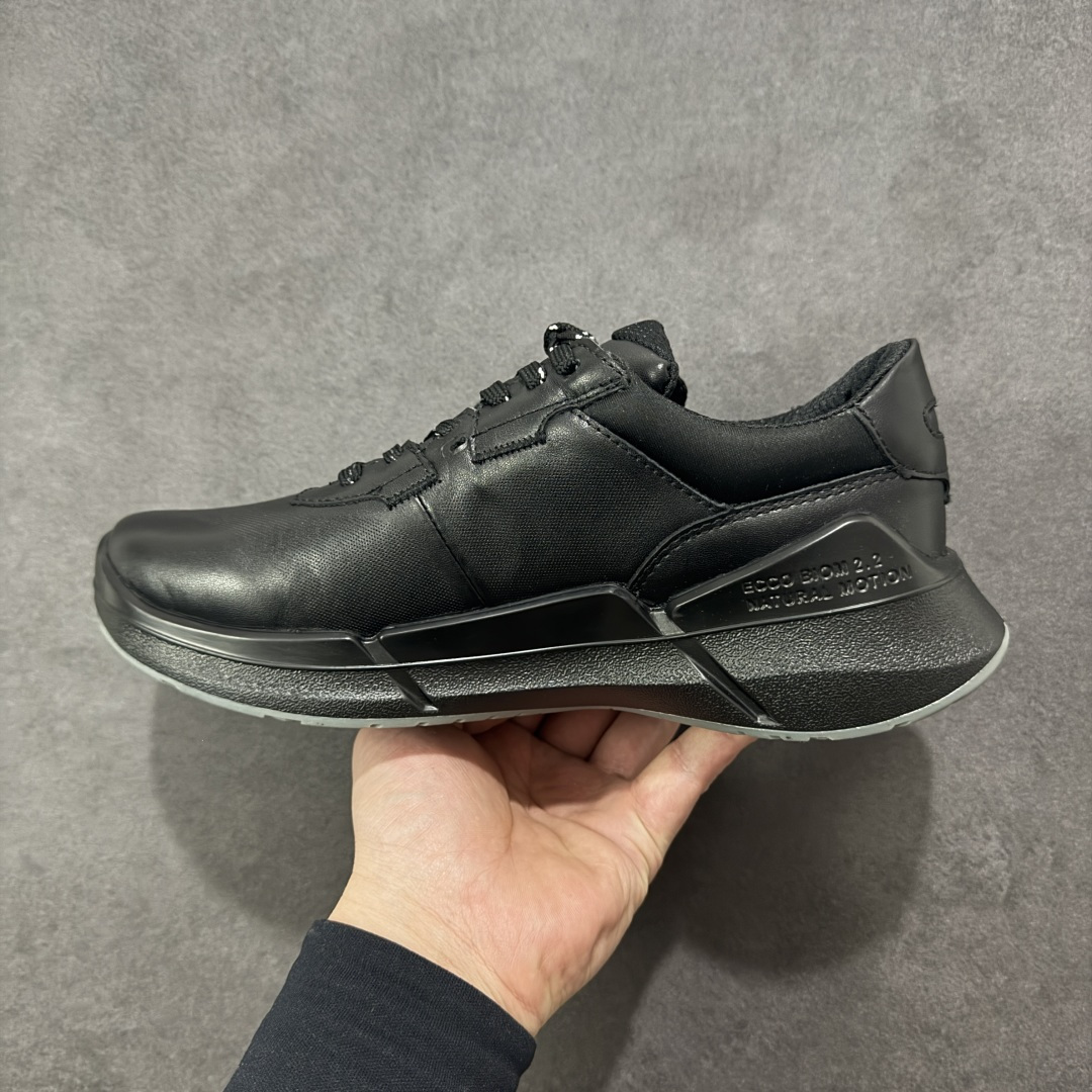 图片[2]-【公司级】ECCO Biom 2025款 爱步 健步 低帮 黑色 圆通系带户外运动登山鞋徒步鞋 经典和现代工艺品质融合 精选小牛皮面料 百搭休闲老爹鞋 舒适性相当不错 版型楦型非常到位上脚 专柜热销款 独有鞋型设计 特有Logo车边 特别有型 北欧风格 舒适 休闲保暖 超弹性 耐磨 减震 按摩大底(PU+TPU 组合） 尺码：39-44 货号：830764-01001 编码：XYB330340-选品中心