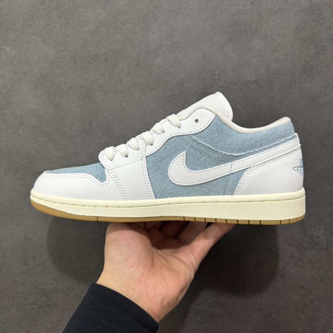 图片[2]-【小dt版本】Air Jordan AJ1 Low 低帮 白蓝牛仔 HQ2004-400 全新流水线出品 DT版本唯一平替选择 市场第二梯队最强版 全部原鞋开发 原楦原纸板开发 全鞋电脑针车 原厂内置全掌气垫 原盒内在原标 唯一Zp原版鞋带绑法 免检产品 全新2022版型 全头层皮料 完美零毛边处理 原厂配置全掌气垫 价格定位良心 尺码：36 36.5 37.5 38 38.5 39 40 40.5 41 42 42.5 43 44 44.5 45 46-选品中心