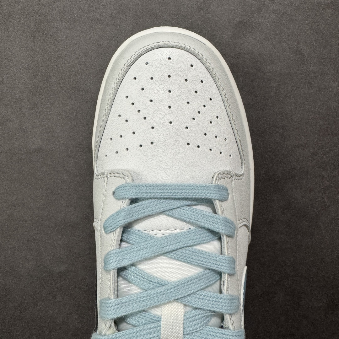 图片[8]-特价【GQ福利】NK Dunk Low 系列纯原福利特价 口碑大厂出品 品控大底版型不断改良更新品质稳定 全套原纸板楦头开发 确保原汁原味 完美呈现DUNK版型 原厂玻璃冲刀 超高清洁度 全鞋零毛边皮料切割 全鞋以白绿色呈现 红色和蓝色点缀 鞋面采用皮革和翻毛皮材质拼接打造 并在翻毛皮上加入了龙鳞纹图案 鞋带扣也换成了龙爪样式 新年氛围感十足 尺码：36 36.5 37.5 38 38.5 39 40 40.5 41 42 42.5 43 44 44.5 45 46 货号：FN3433-141-选品中心