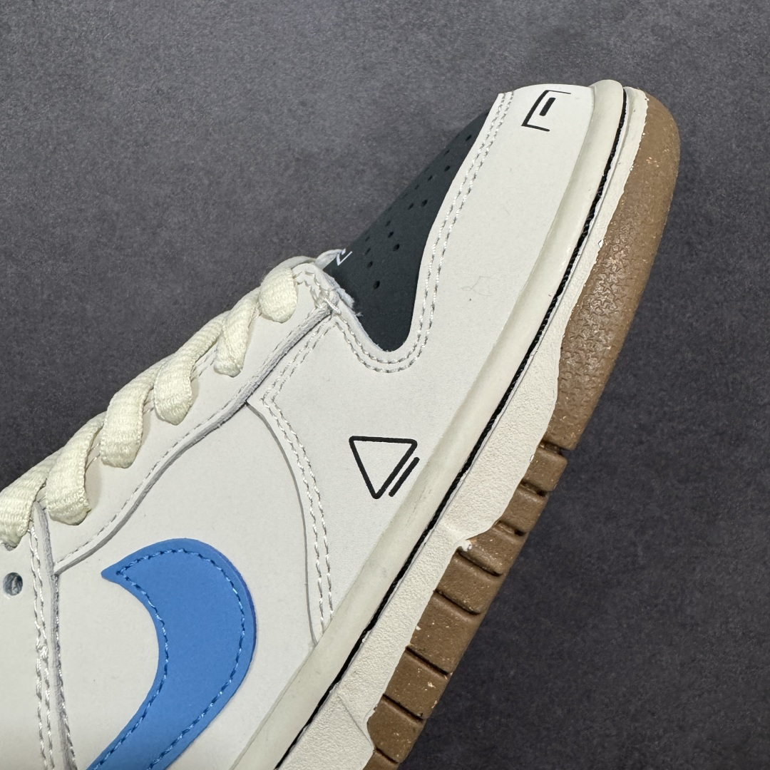 图片[5]-特价【GQ福利】NK Dunk Low 系列纯原福利特价 口碑大厂出品 品控大底版型不断改良更新品质稳定 全套原纸板楦头开发 确保原汁原味 完美呈现DUNK版型 原厂玻璃冲刀 超高清洁度 全鞋零毛边皮料切割 全鞋以白绿色呈现 红色和蓝色点缀 鞋面采用皮革和翻毛皮材质拼接打造 并在翻毛皮上加入了龙鳞纹图案 鞋带扣也换成了龙爪样式 新年氛围感十足 尺码：36 36.5 37.5 38 38.5 39 40 40.5 41 42 42.5 43 44 44.5 45 46 货号：DD0302-356-选品中心