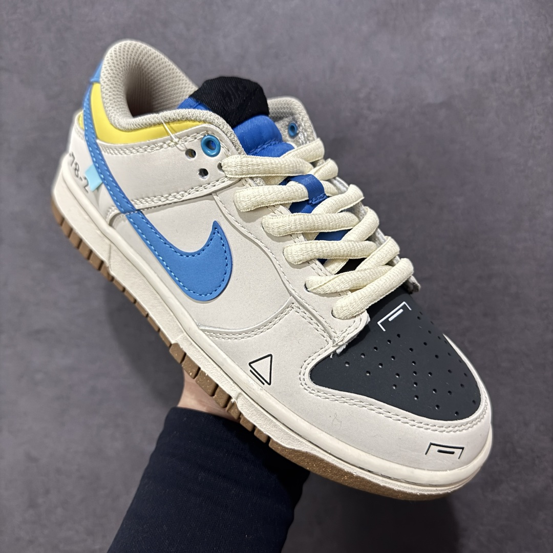 图片[3]-特价【GQ福利】NK Dunk Low 系列纯原福利特价 口碑大厂出品 品控大底版型不断改良更新品质稳定 全套原纸板楦头开发 确保原汁原味 完美呈现DUNK版型 原厂玻璃冲刀 超高清洁度 全鞋零毛边皮料切割 全鞋以白绿色呈现 红色和蓝色点缀 鞋面采用皮革和翻毛皮材质拼接打造 并在翻毛皮上加入了龙鳞纹图案 鞋带扣也换成了龙爪样式 新年氛围感十足 尺码：36 36.5 37.5 38 38.5 39 40 40.5 41 42 42.5 43 44 44.5 45 46 货号：DD0302-356-选品中心