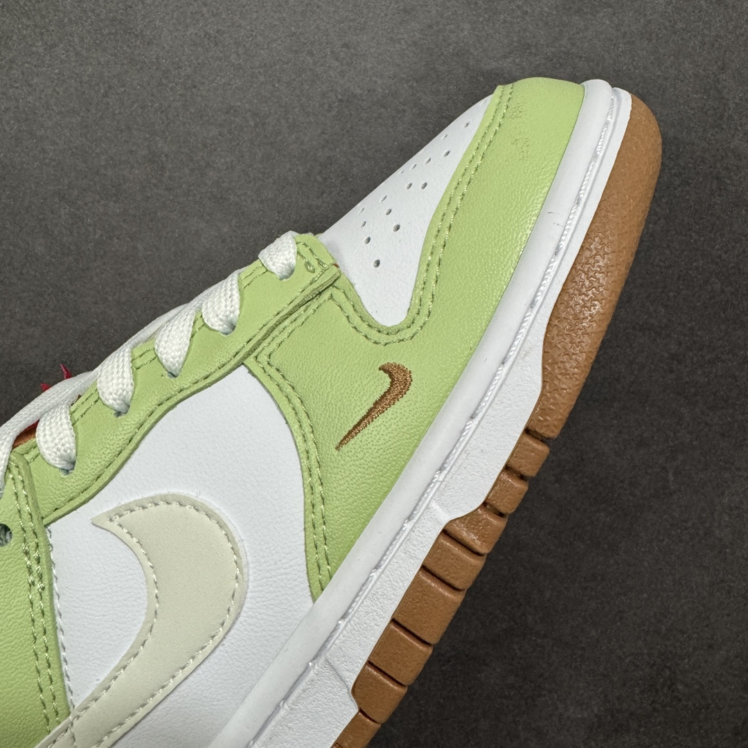 图片[5]-特价【GQ福利】NK Dunk Low 系列纯原福利特价 口碑大厂出品 品控大底版型不断改良更新品质稳定 全套原纸板楦头开发 确保原汁原味 完美呈现DUNK版型 原厂玻璃冲刀 超高清洁度 全鞋零毛边皮料切割 全鞋以白绿色呈现 红色和蓝色点缀 鞋面采用皮革和翻毛皮材质拼接打造 并在翻毛皮上加入了龙鳞纹图案 鞋带扣也换成了龙爪样式 新年氛围感十足 尺码：36 36.5 37.5 38 38.5 39 40 40.5 41 42 42.5 43 44 44.5 45 46 货号：HV6001-101-选品中心