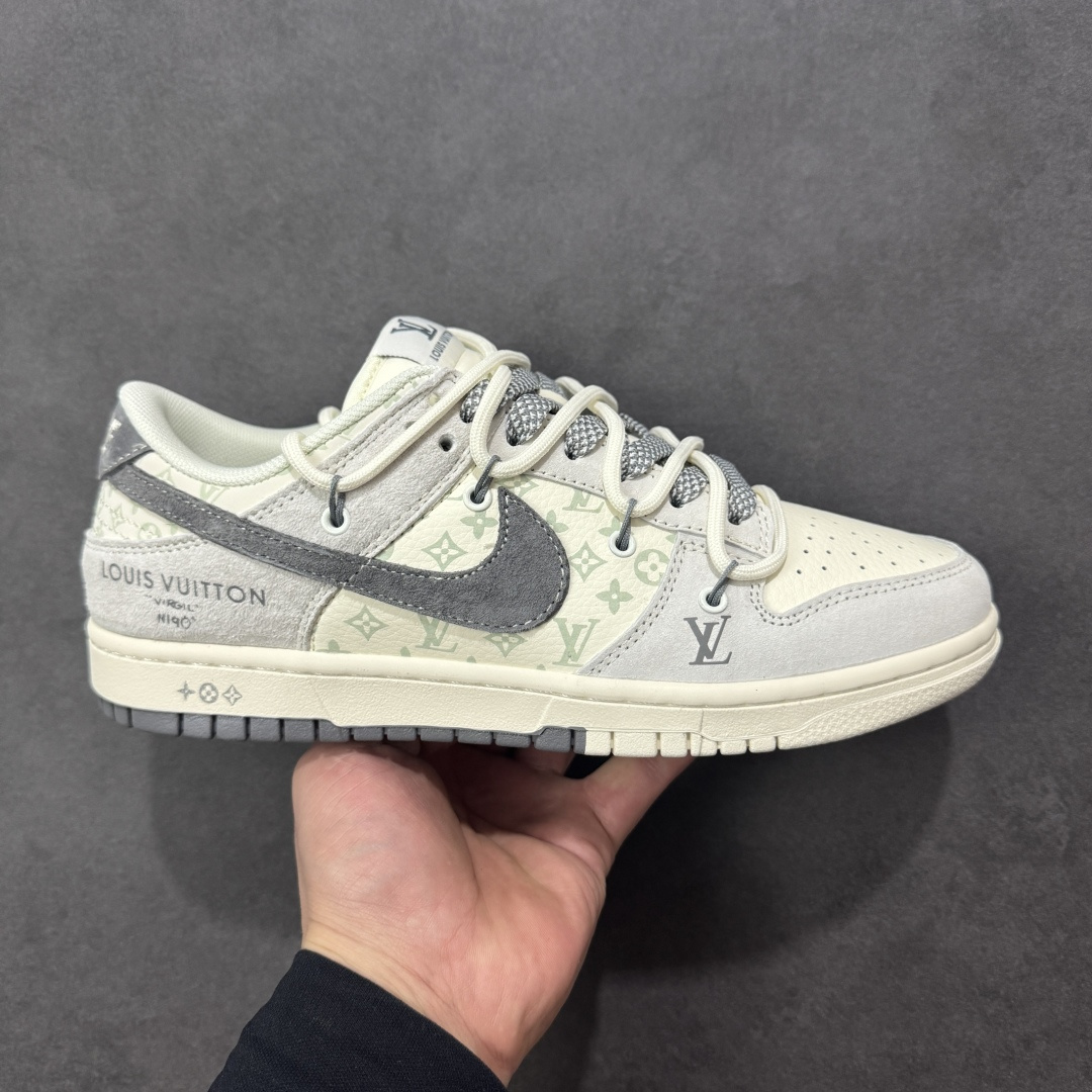 【定制版】Nike SB Dunk Low LV联名绑绳 周年高端定制 低帮休闲板鞋 #定制鞋盒 大厂纯原品质出货 超高清洁度 皮料切割干净无任何毛边 细节完美 货号：CX5050-Y45 尺码：36 36.5 37.5 38 38.5 39 40 40.5 41 42 42.5 43 44 44.5 45-选品中心