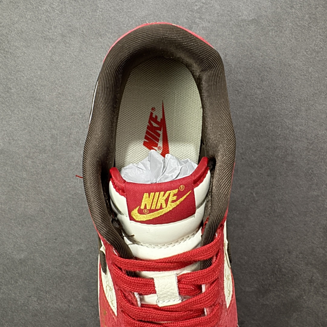 图片[7]-【定制版】Nike SB Dunk Low 马年限定 红金撞色 高端定制 低帮休闲板鞋  #鞋身“马到成功”烫金字样、福字图腾与金色小马挂饰，把国风开运寓意焊在鞋上。经典SB Dunk Low低帮鞋型搭载软弹中底，滑板刷街、新年出街都适配，专属编码款稀缺典藏，上脚既藏新年仪式感，又稳占街头潮范C位！ 货号：DN3168-013  尺码：36 36.5 37.5 38 38.5 39 40 40.5 41 42 42.5 43 44 44.5 45-选品中心