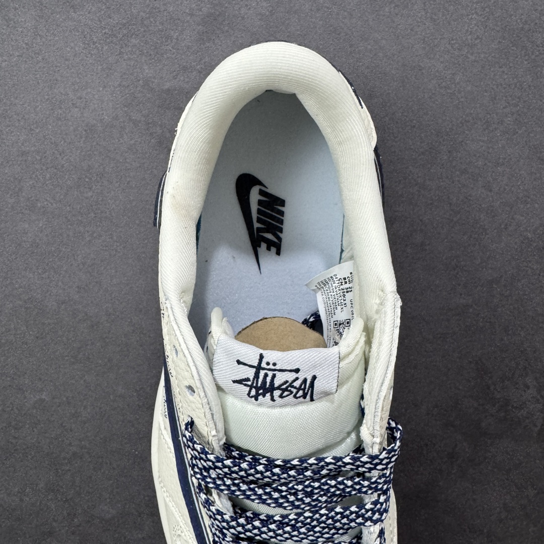 图片[7]-【定制版】Air Jordan 1 Low AJ1 乔1联名款 高端定制 低帮休闲板鞋  #米白鞋身满印Stussy经典标识，藏蓝皮质Swoosh搭配编织鞋带，细节处的小勾设计更添巧思。经典AJ1低帮鞋型搭载软弹中底，上脚舒适又贴合脚型，专属编码款市面稀缺，不管是日常出街还是潮搭收藏，都是闭眼入的街头顶流单品！ 货号：LD2028-065  尺码：36 36.5 37.5 38 38.5 39 40 40.5 41 42 42.5 43 44 44.5 45-选品中心
