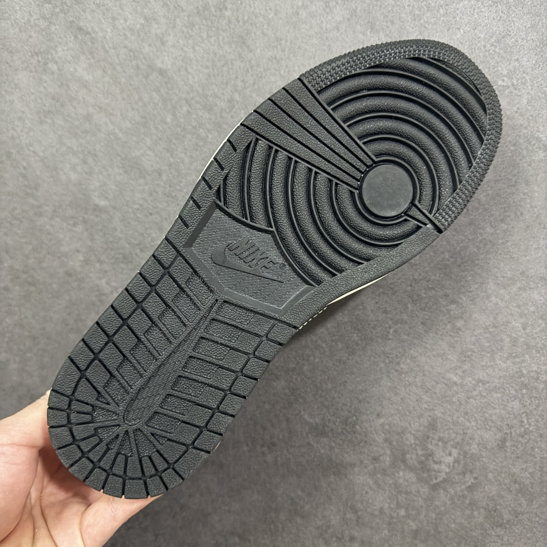 图片[9]-【定制版】Air Jordan 1 马年限定款太惊艳！做旧牛仔纹鞋身搭配米白基底，撞色设计勾勒出复古街头感，鞋侧马纹印章、生肖挂饰紧扣2026马年主题，细节拉满。经典AJ1低帮鞋型搭载软弹中底，专属编码款稀缺典藏，上脚既藏国风年味，又稳站潮搭C位，潮人必入！ 货号：YX5066-C09 尺码：36 36.5 37.5 38 38.5 39 40 40.5 41 42 42.5 43 44 44.5 45 编码：HXSB330340-选品中心