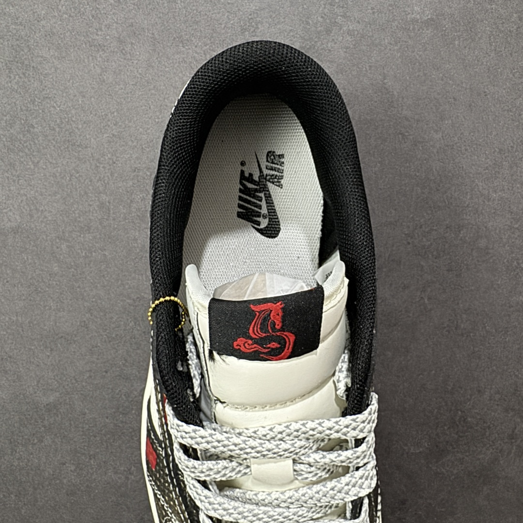 图片[7]-【定制版】Air Jordan 1 马年限定款太惊艳！做旧牛仔纹鞋身搭配米白基底，撞色设计勾勒出复古街头感，鞋侧马纹印章、生肖挂饰紧扣2026马年主题，细节拉满。经典AJ1低帮鞋型搭载软弹中底，专属编码款稀缺典藏，上脚既藏国风年味，又稳站潮搭C位，潮人必入！ 货号：YX5066-C09 尺码：36 36.5 37.5 38 38.5 39 40 40.5 41 42 42.5 43 44 44.5 45 编码：HXSB330340-选品中心