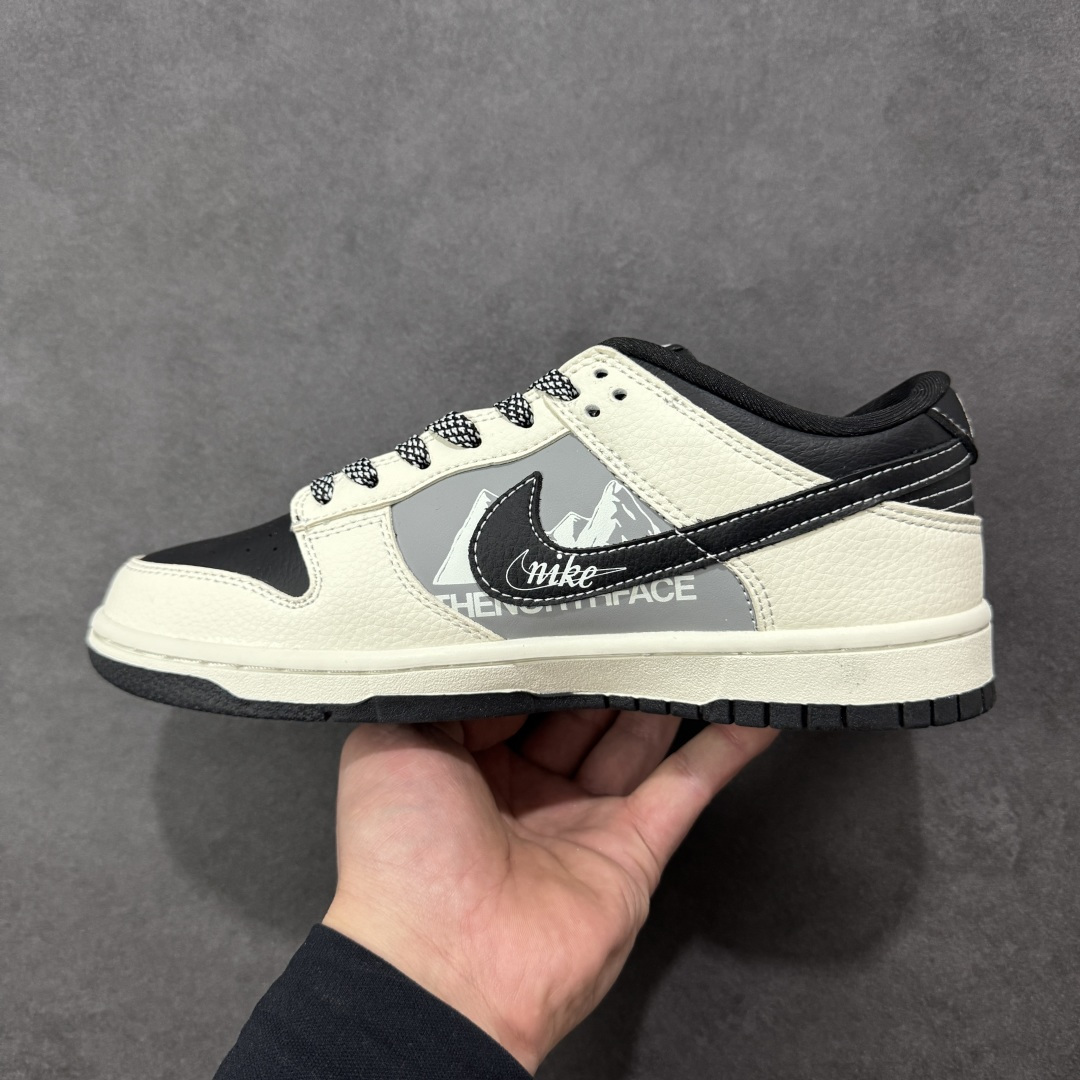 图片[2]-【定制版】Nike SB Dunk Low “北面联名——白黑雪山” 高端定制 低帮休闲板鞋 定制鞋盒 大厂纯原品质出货 超高清洁度 皮料切割干净无任何毛边 细节完美 货号：DS6608-023 尺码： 36 36.5 37.5 38 38.5 39 40 40.5 41 42 42.5 43 44 44.5 45-选品中心