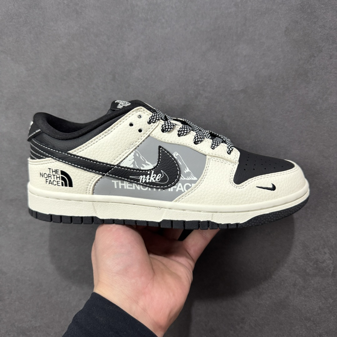 【定制版】Nike SB Dunk Low “北面联名------白黑雪山” 高端定制 低帮休闲板鞋 定制鞋盒 大厂纯原品质出货 超高清洁度 皮料切割干净无任何毛边 细节完美 货号：DS6608-023 尺码： 36 36.5 37.5 38 38.5 39 40 40.5 41 42 42.5 43 44 44.5 45-选品中心