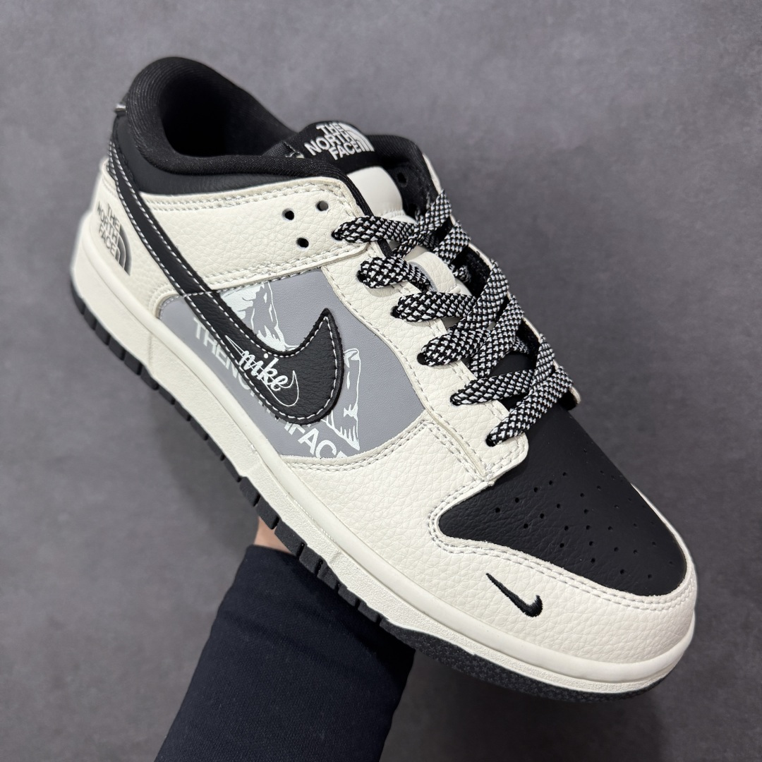 图片[3]-【定制版】Nike SB Dunk Low “北面联名——白黑雪山” 高端定制 低帮休闲板鞋 定制鞋盒 大厂纯原品质出货 超高清洁度 皮料切割干净无任何毛边 细节完美 货号：DS6608-023 尺码： 36 36.5 37.5 38 38.5 39 40 40.5 41 42 42.5 43 44 44.5 45-选品中心
