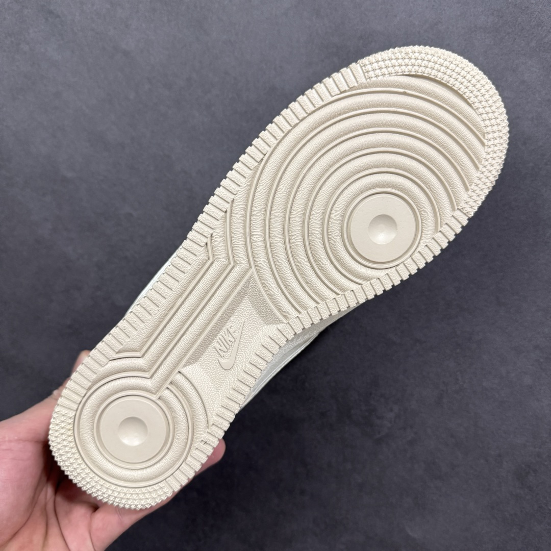 图片[9]-【定制版】Nike Air Force 1\’07 Low 联名款 奶油灰调 空军一号低帮休闲板鞋  #定制皮料 定制鞋盒 原楦原纸板 纯正空军版型 内置全掌气垫 货号：XL1979-129  尺码：36 36.5 37.5 38 38.5 39 40 40.5 41 42 42.5 43 44 44.5 45-选品中心