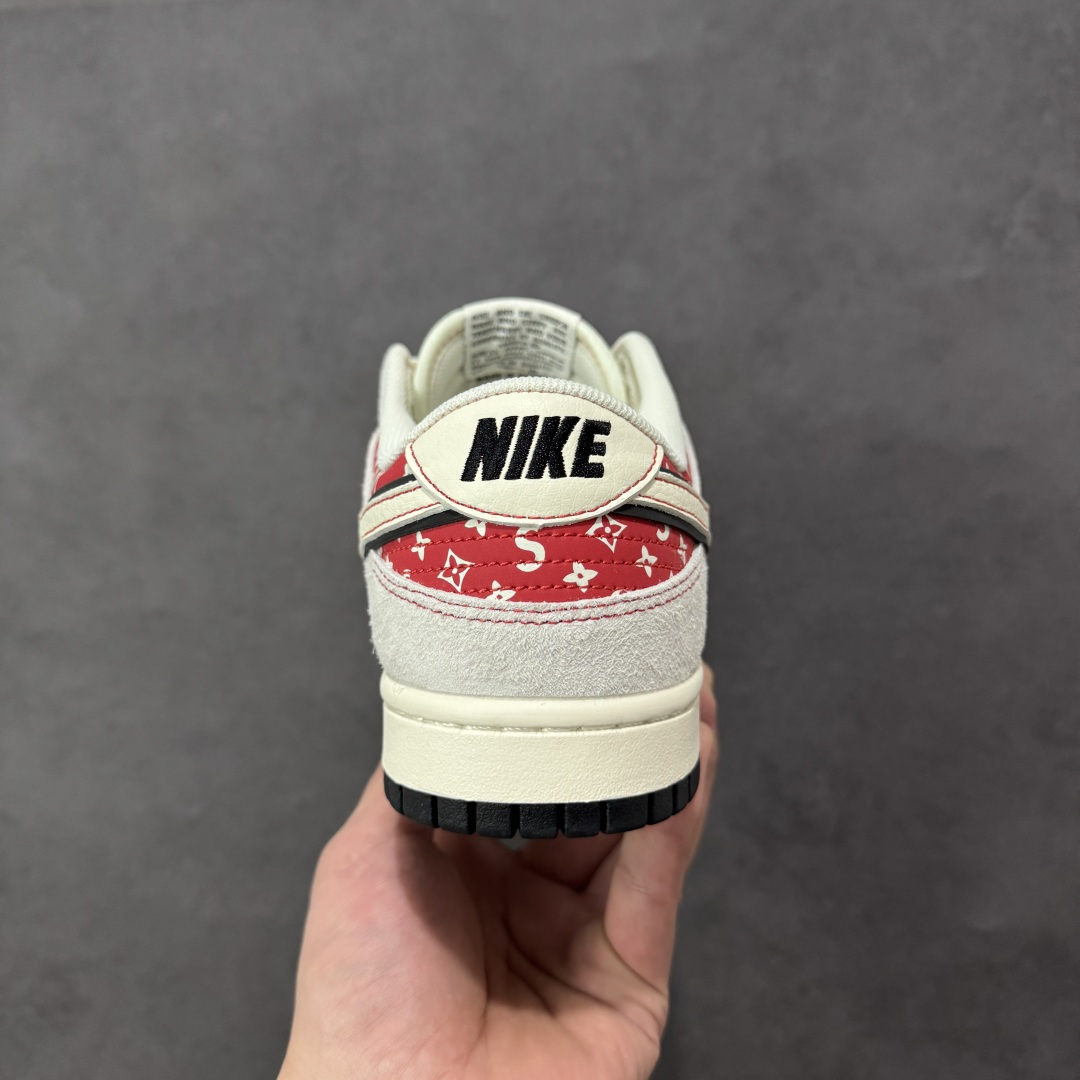 Nike SB Dunk Low 马年限定 红纹老花 高端定制 低帮休闲板鞋#白红撞色搭配满印老花图腾，