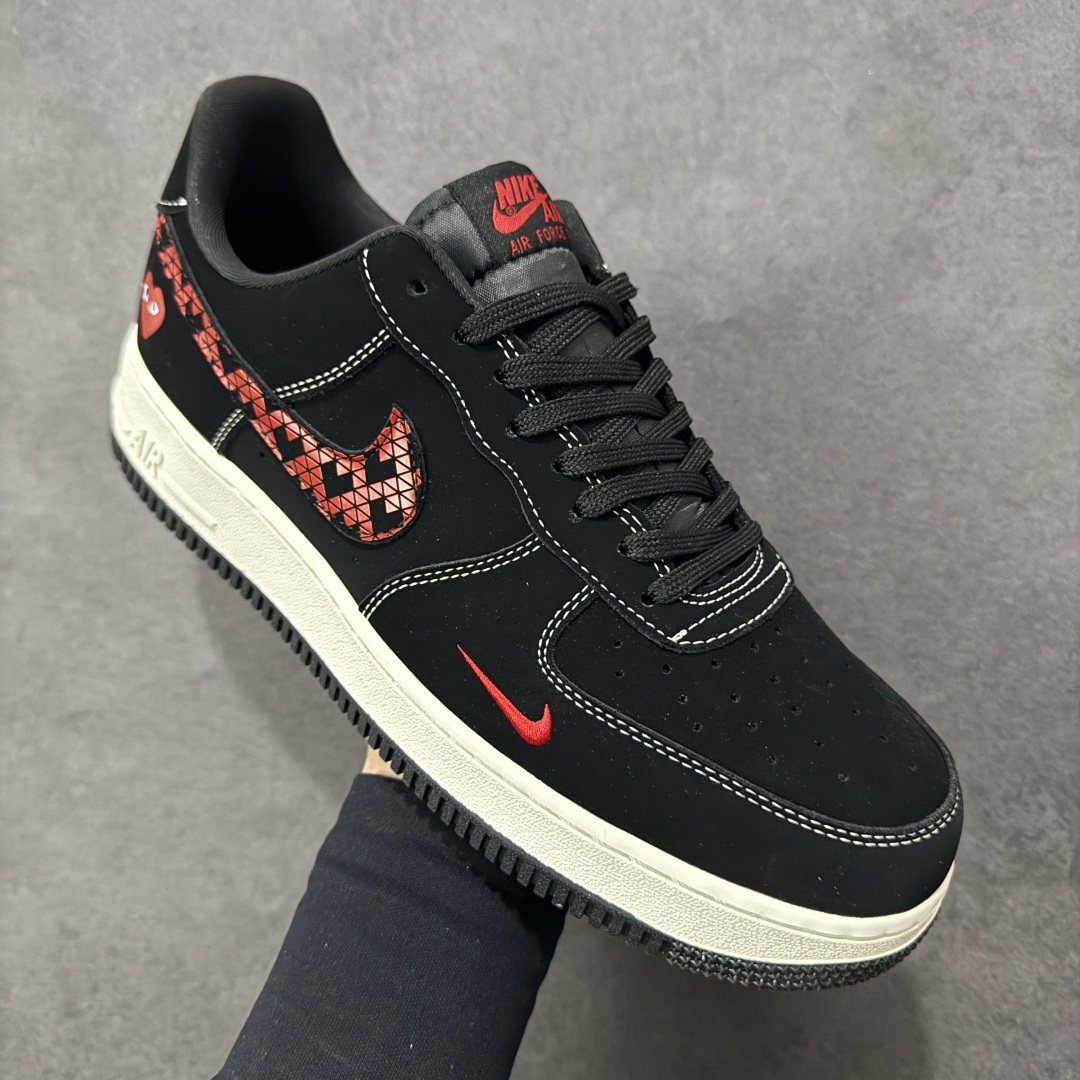 图片[3]-【定制版】Nike Air Force 1 \’07 Low “川久保玲联名——磨砂黑红爱心”空军一号 高端定制 低帮 运动鞋 休闲鞋 折边针车 工艺难度大 原楦头原纸板 原装鞋盒 定制五金配件 内置全掌气垫 原厂鞋底 货号：LD1999-007 尺码：36 36.5 37.5 38 38.5 39 40 40.5 41 42 42.5 43 44 44.5 45-选品中心