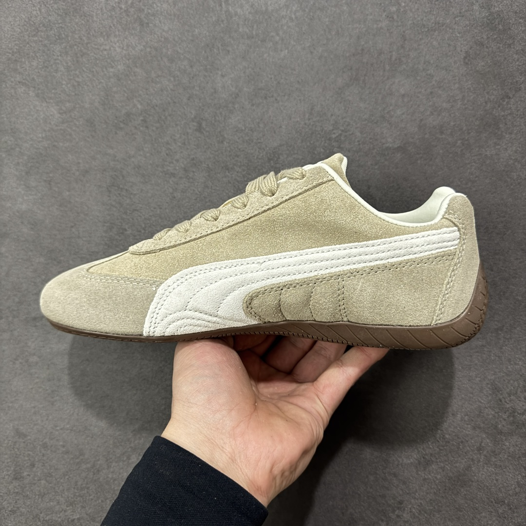 图片[2]-【公司级】Puma Speedcet OG 彪马低帮复古运动休闲赛车跑鞋 以趣味十足又前卫复古的设计引领潮流，将赛道精神融入街头时尚，开启前卫竞速之旅。融入经典配色，主打前卫复古风。鞋款的鞋侧以复古的流线造型，缀以经典Logo，巧妙吸睛；麂皮+网眼融合舒适鞋面，赋予了独特的个性美学，演绎赛车的无尽能量。 货号：403619-02 尺码：35.5-45-选品中心