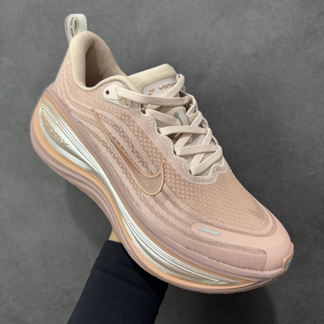 图片[3]-【公司级】Nike VOMERO PLUS 耐克 舒适减震防滑 低帮跑步鞋 全掌ReactX泡绵中底 前掌和后跟还配备了Air Zoom气垫单元 据说跑起来更快更舒适哦 这次最大的升级点 首次引入了ReactX泡绵 货号：HV8154-801 尺码：36 36.5 37.5 38 38.5 39 40 40.5 41-选品中心