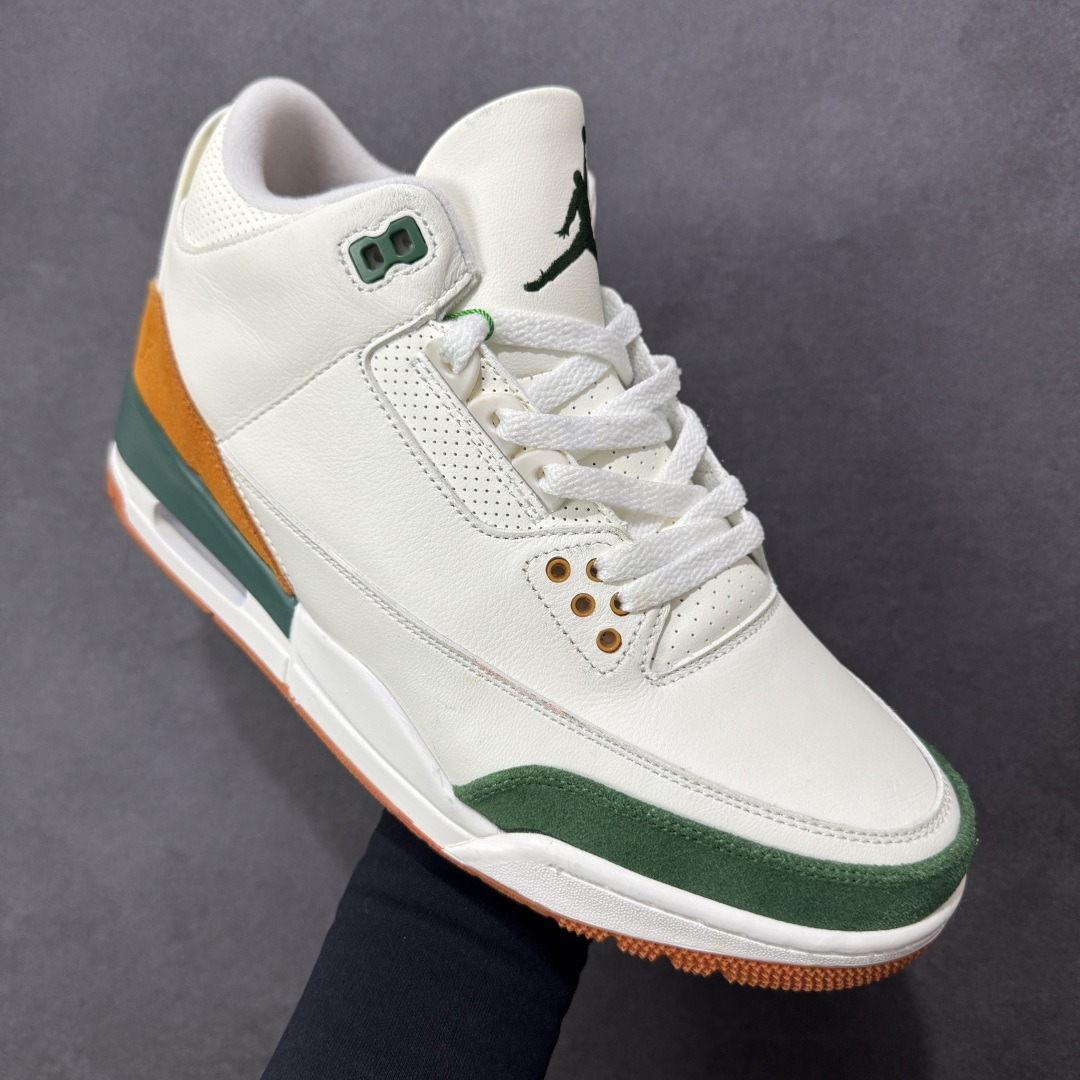 图片[3]-【公司级】Solefly x Air Jordan 3 Retro \”Miami\” 迈阿密联名 白绿橙 AJ3 乔丹3代 aj3 乔3 白绿橙 乔丹篮球鞋系列 迈阿密鞋店Solefly和Jordan Brandz再次联手，打造全新的Air Jordan 3联名款，设计灵感源于主理人Carlos Prieto的家族从古巴到迈阿密的移民故事，橙绿配色不仅呼应迈阿密飓风队，更象征着活力与传承。鞋身以白色皮革为基底，搭配绿色麂皮鞋头与橙色麂皮后跟，质感高级又复古；鞋舌上Jumpyman Logo采用绿色点缀，中底采用做旧奶油色，搭配橙色橡胶外底，瞬间拉回80年代氛围；鞋后跟拉片下的SoleFly浮雕Logo与Nike Air标志，彩蛋是鞋舌绣有\”SUNSHINE STATE\”和\”MIAMI\”字样，彩蛋十足！鞋盒还将SF与店铺所在地区佛罗里达州的地图结合在一起，突显本次联名的专属身份。 货号：IF4491-100（2025.12.01发售） 尺码：40 40.5 41 42 42.5 43 44 44.5 45 46 47 编码：XSB260270-选品中心