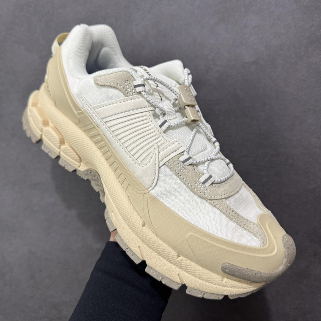 图片[3]-【公司级】Nike Zoom Vomero Roam马拉松复古五代休闲运动厚底增高慢跑鞋 采用环保纤维革饰片组合网眼布鞋面材质 升级正确后跟TPU加固 耐弯折热塑框架支撑鞋身 中底搭载EVA轻量缓震。 货号： FV2295-101 尺码：36-45-选品中心