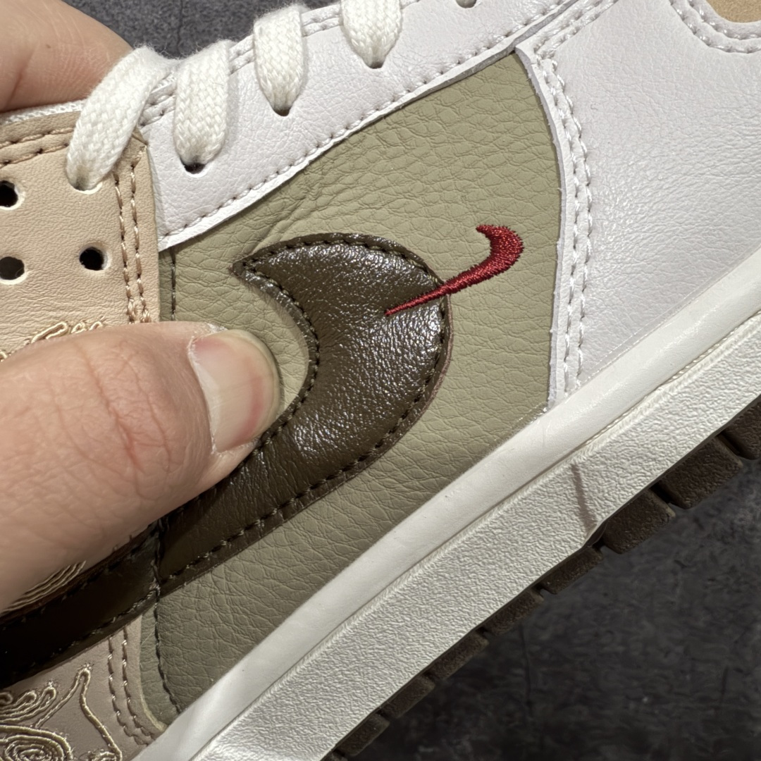 图片[4]-【性价比礼盒版】Nike SB Dunk Low“ 马年限定”周年高端定制 低帮休闲板鞋 正确原厂皮质感 礼盒包装 大厂性价比出货 区别市场错版 超高清洁度 皮料切割干净无任何毛边 细节完美 性价比十足 货号：IQ1118-220 尺码： 36 36.5 37.5 38 38.5 39 40 40.5 41 42 42.5 43 44 44.5 45 46 47.5-选品中心