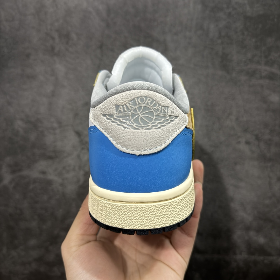 图片[4]-【原厂版】Off White x Union x Air Jordan 1 x Travis Scott AJ1 x TS联名倒钩低帮 XZ6868-006 超级强悍品质 可对比市场各大纯原版本 专业aj大厂出品 对细节的把控毋庸置疑 材料也是用最接近原鞋的头层皮料 所有地方都没有做到减配 原厂鞋楦打造完美鞋型 整体鞋型以及后跟做的弧度做的非常好 鞋带为原厂打蜡鞋带 粗细程度同步原鞋 裁片清洁度到位 无明显瑕疵毛边 免修产品 正确针车 该重针 该有尖角的地方都有做到 鞋价格非常香 转手可闭眼卖高价 到手各位就知道货有多好 绝对秒杀一切同价格货品 尺码：40-47.5-选品中心