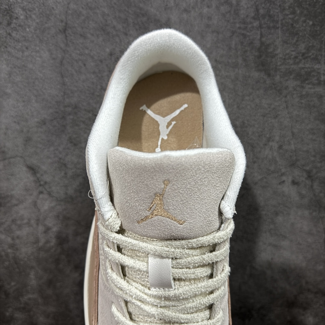 图片[8]-【纯原版】Air Jordan Retro Flight Court SP低帮 AJ低邦 乔丹篮球鞋系列 目前市场最正确版本 头层翻毛＋头层皮 区别市场通货 正确针织鞋码效果 版型完美 正确私模大底 鞋款整体以翻毛皮打造，搭配侧身头层皮面框架，鞋舌及后跟Jumpman Logo分别采用刺绣点缀，后跟侧身Flighth字样也辅以刺绣呈现，秉承轻量化的速度型篮球鞋设计思想完成设计，降低重量的同时提升舒适度，中底延续前作使用了分离式后掌可视化Air Soleb气垫。鞋带孔和后跟鞋提以籃网为造型灵感，将篮球运动巧妙融入到鞋款的设计之中，使鞋身整体富有流动性、节奏感和优雅气质。 货号：IB4414-120 尺码：36 36.5 37.5 38 38.5 39 40 40.5 41 42 42.5 43 44 44.5 45-选品中心