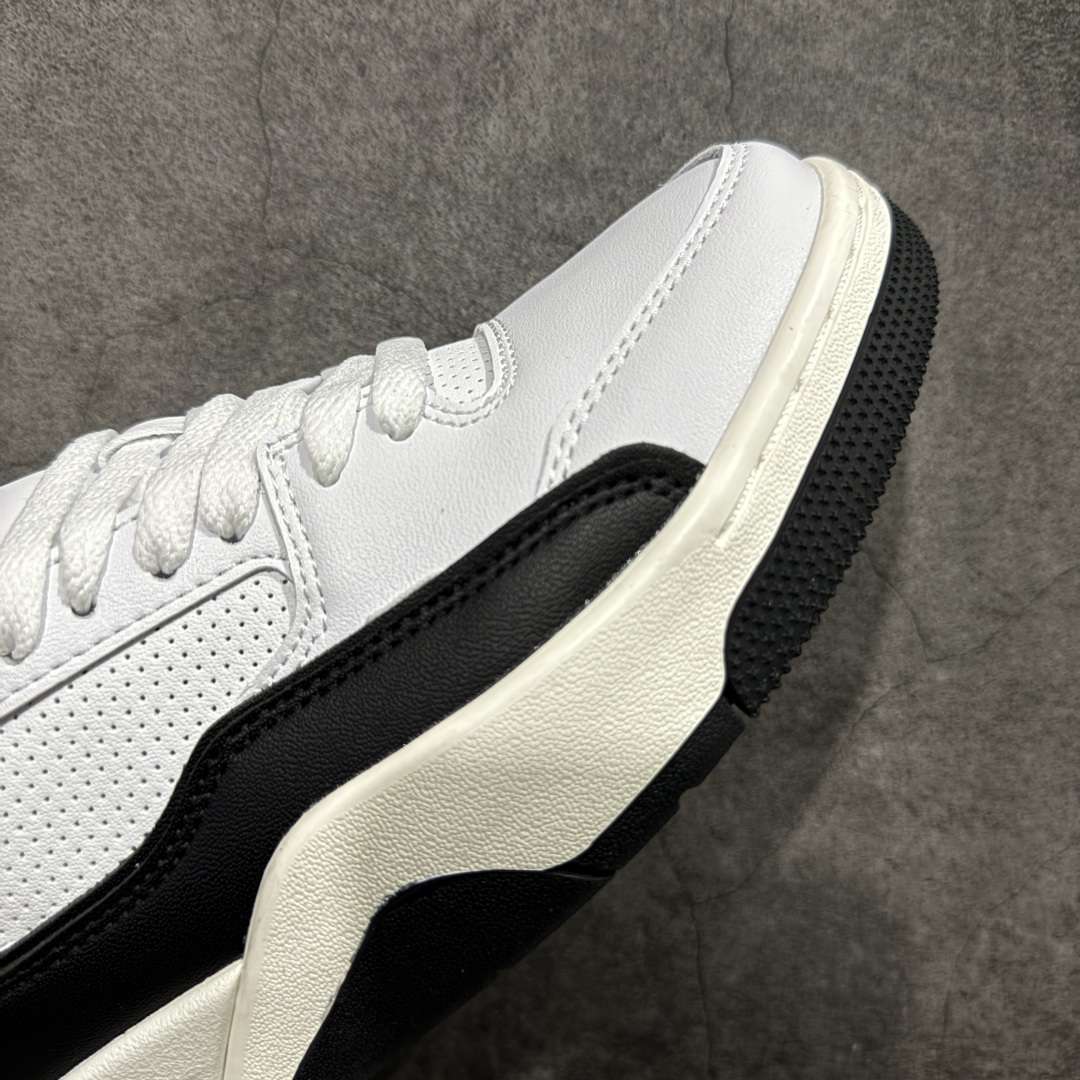 图片[6]-【纯原版】Air Jordan Retro Flight Court SP低帮 AJ低邦 乔丹篮球鞋系列 目前市场最正确版本 头层翻毛＋头层皮 区别市场通货 正确针织鞋码效果 版型完美 正确私模大底 鞋款整体以翻毛皮打造，搭配侧身头层皮面框架，鞋舌及后跟Jumpman Logo分别采用刺绣点缀，后跟侧身Flighth字样也辅以刺绣呈现，秉承轻量化的速度型篮球鞋设计思想完成设计，降低重量的同时提升舒适度，中底延续前作使用了分离式后掌可视化Air Soleb气垫。鞋带孔和后跟鞋提以籃网为造型灵感，将篮球运动巧妙融入到鞋款的设计之中，使鞋身整体富有流动性、节奏感和优雅气质。 货号：HF3255-112 尺码：36 36.5 37.5 38 38.5 39 40 40.5 41 42 42.5 43 44 44.5 45-选品中心