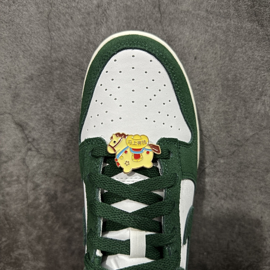 图片[5]-【CS纯原版】DUNK 官方新版双勾 马年限定🔥金勾白绿 马上发财❗️马上有钱❗️ 纯原大厂出品 顶级版本👏 原装头层材料 独家版型蒸餾加工 帶來的是更好的视觉和脚感体验 大厂纯原品质出货 清洁度 电绣工艺 皮料切割干净无任何毛边 细节完美 货号：IB4417-100 尺码：36 36.5 37.5 38 38.5 39 40 40.5 41 42 42.5 43 44 44.5 45 46-选品中心