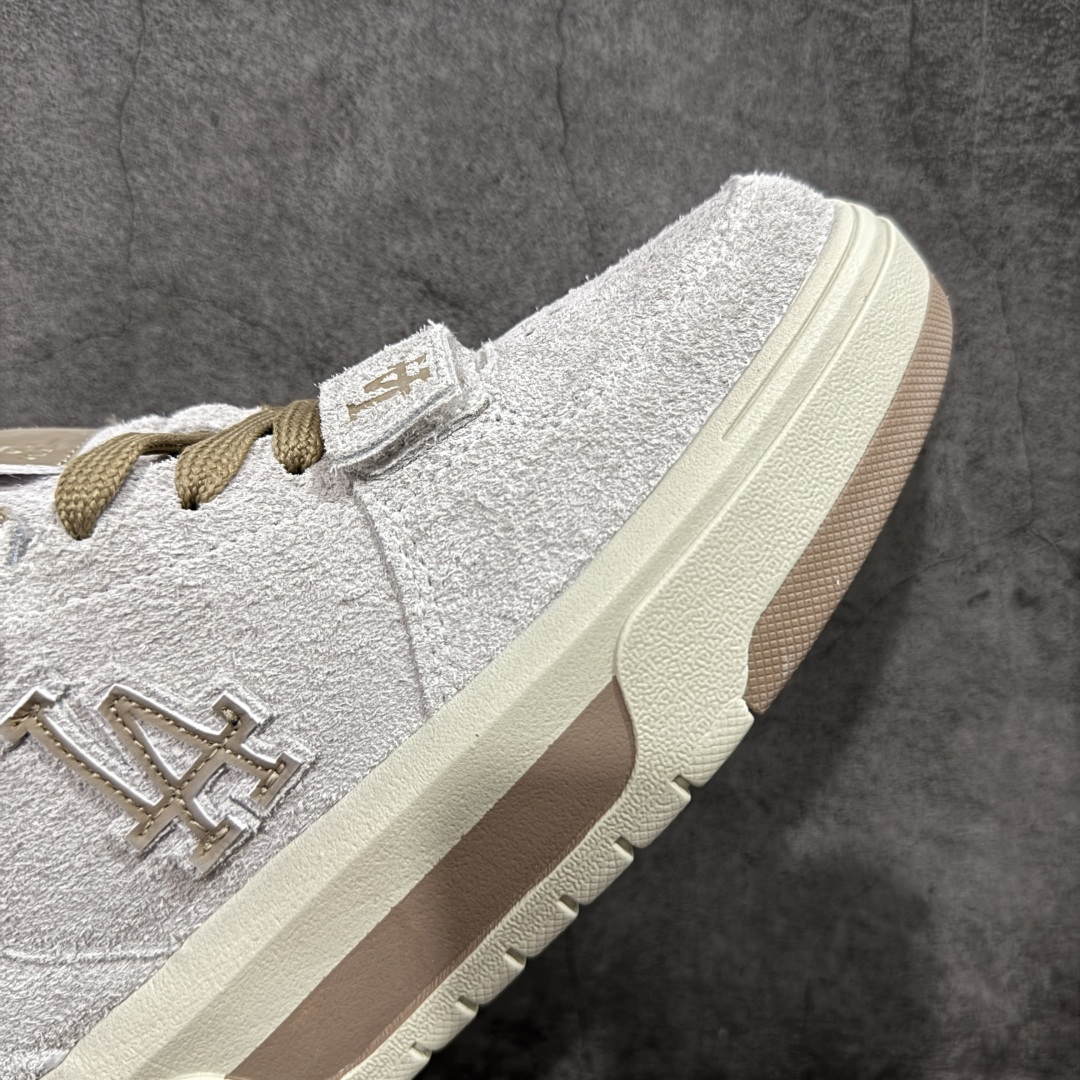 图片[6]-【纯原版】韩国洋基队NY大标潮流老爹鞋 MLB小白鞋市面上唯一顶级纯原版本 原材料打造 原楦原档案数据开发版型 完美鞋头弧度/后套收口效果🆚市面文案版本‼️ 原厂立体填充鞋舌海绵 中底注胶孔原数据开发模具大底 原厂转印标 保证不掉字 内增高6cm 原厂1：1模具开发 原厂进口纳米材质 原厂 全套手提袋 原盒雷射防伪标包装 天猫订单品质 官网尺码 35-45-选品中心