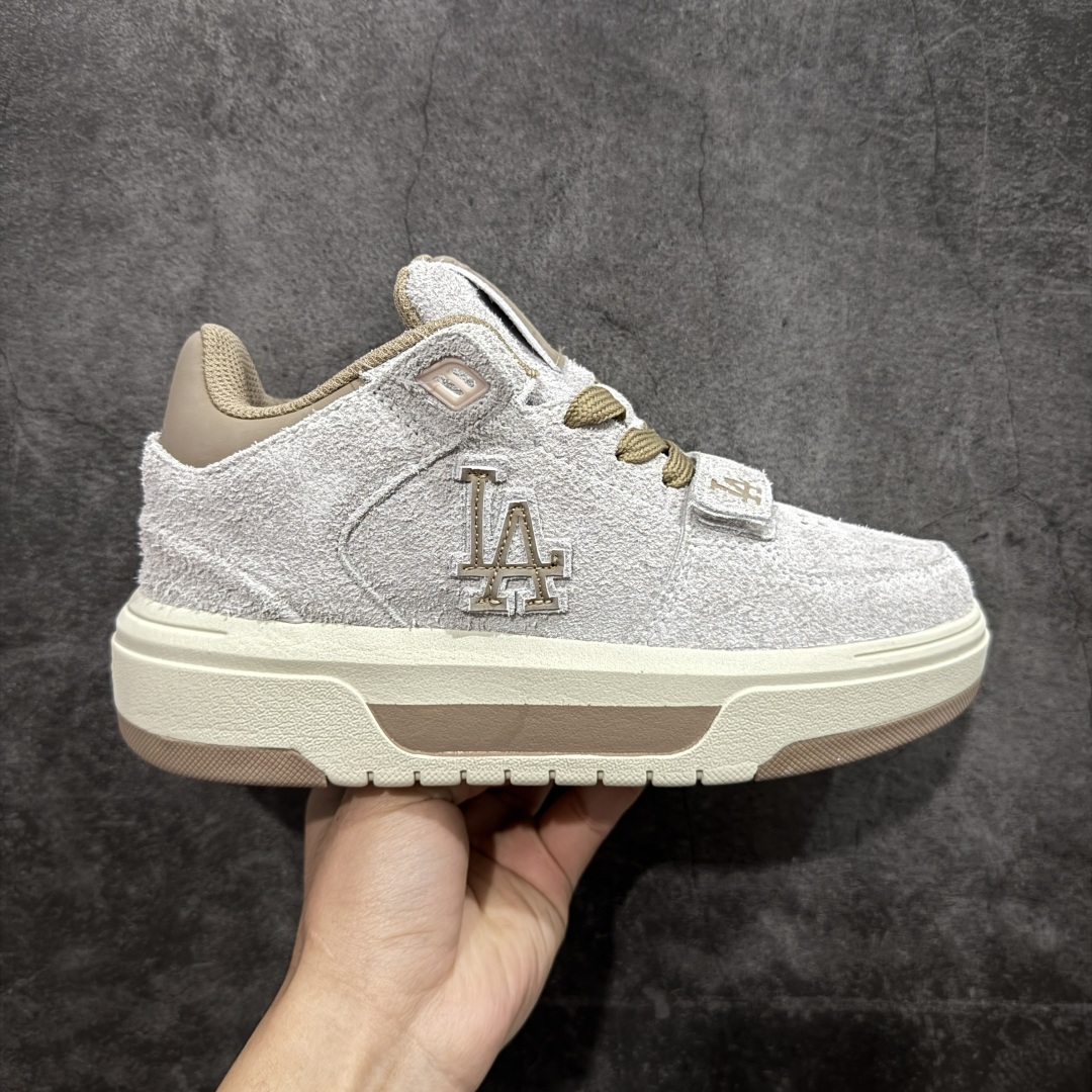 【纯原版】韩国洋基队NY大标潮流老爹鞋 MLB小白鞋市面上唯一顶级纯原版本 原材料打造 原楦原档案数据开发版型 完美鞋头弧度/后套收口效果🆚市面文案版本‼️ 原厂立体填充鞋舌海绵 中底注胶孔原数据开发模具大底 原厂转印标 保证不掉字 内增高6cm 原厂1:1模具开发 原厂进口纳米材质 原厂 全套手提袋 原盒雷射防伪标包装 天猫订单品质 官网尺码 35-45-选品中心