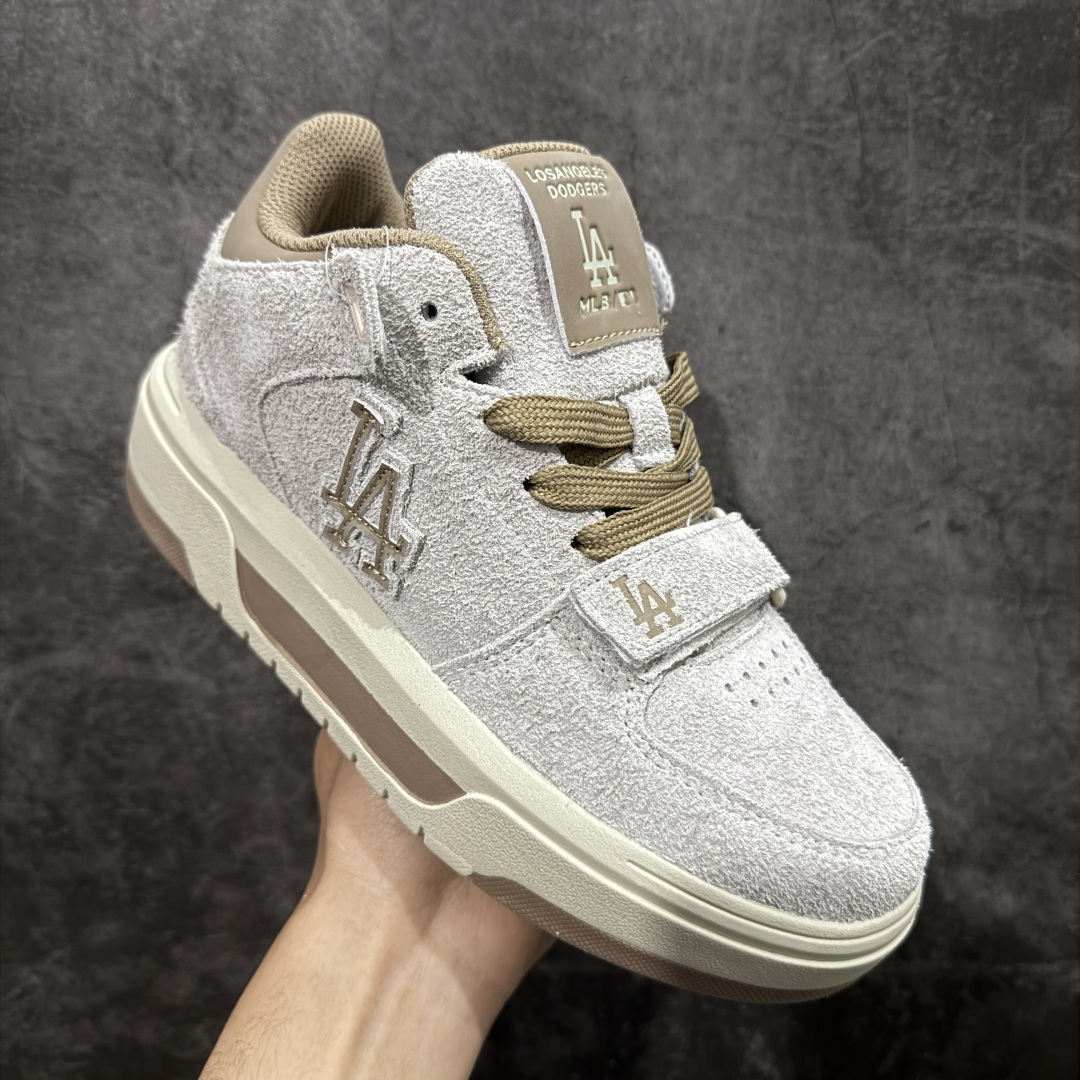图片[3]-【纯原版】韩国洋基队NY大标潮流老爹鞋 MLB小白鞋市面上唯一顶级纯原版本 原材料打造 原楦原档案数据开发版型 完美鞋头弧度/后套收口效果🆚市面文案版本‼️ 原厂立体填充鞋舌海绵 中底注胶孔原数据开发模具大底 原厂转印标 保证不掉字 内增高6cm 原厂1：1模具开发 原厂进口纳米材质 原厂 全套手提袋 原盒雷射防伪标包装 天猫订单品质 官网尺码 35-45-选品中心