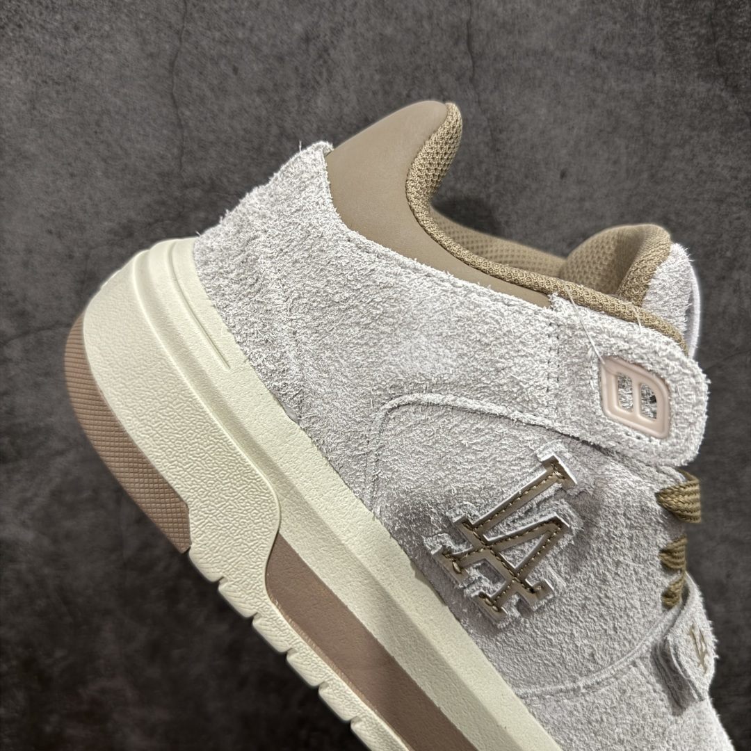 图片[7]-【纯原版】韩国洋基队NY大标潮流老爹鞋 MLB小白鞋市面上唯一顶级纯原版本 原材料打造 原楦原档案数据开发版型 完美鞋头弧度/后套收口效果🆚市面文案版本‼️ 原厂立体填充鞋舌海绵 中底注胶孔原数据开发模具大底 原厂转印标 保证不掉字 内增高6cm 原厂1：1模具开发 原厂进口纳米材质 原厂 全套手提袋 原盒雷射防伪标包装 天猫订单品质 官网尺码 35-45-选品中心