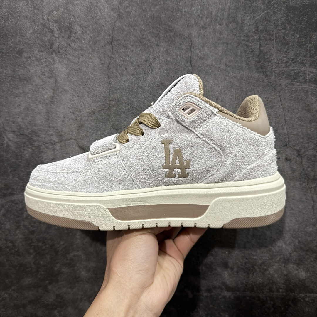 图片[2]-【纯原版】韩国洋基队NY大标潮流老爹鞋 MLB小白鞋市面上唯一顶级纯原版本 原材料打造 原楦原档案数据开发版型 完美鞋头弧度/后套收口效果🆚市面文案版本‼️ 原厂立体填充鞋舌海绵 中底注胶孔原数据开发模具大底 原厂转印标 保证不掉字 内增高6cm 原厂1：1模具开发 原厂进口纳米材质 原厂 全套手提袋 原盒雷射防伪标包装 天猫订单品质 官网尺码 35-45-选品中心