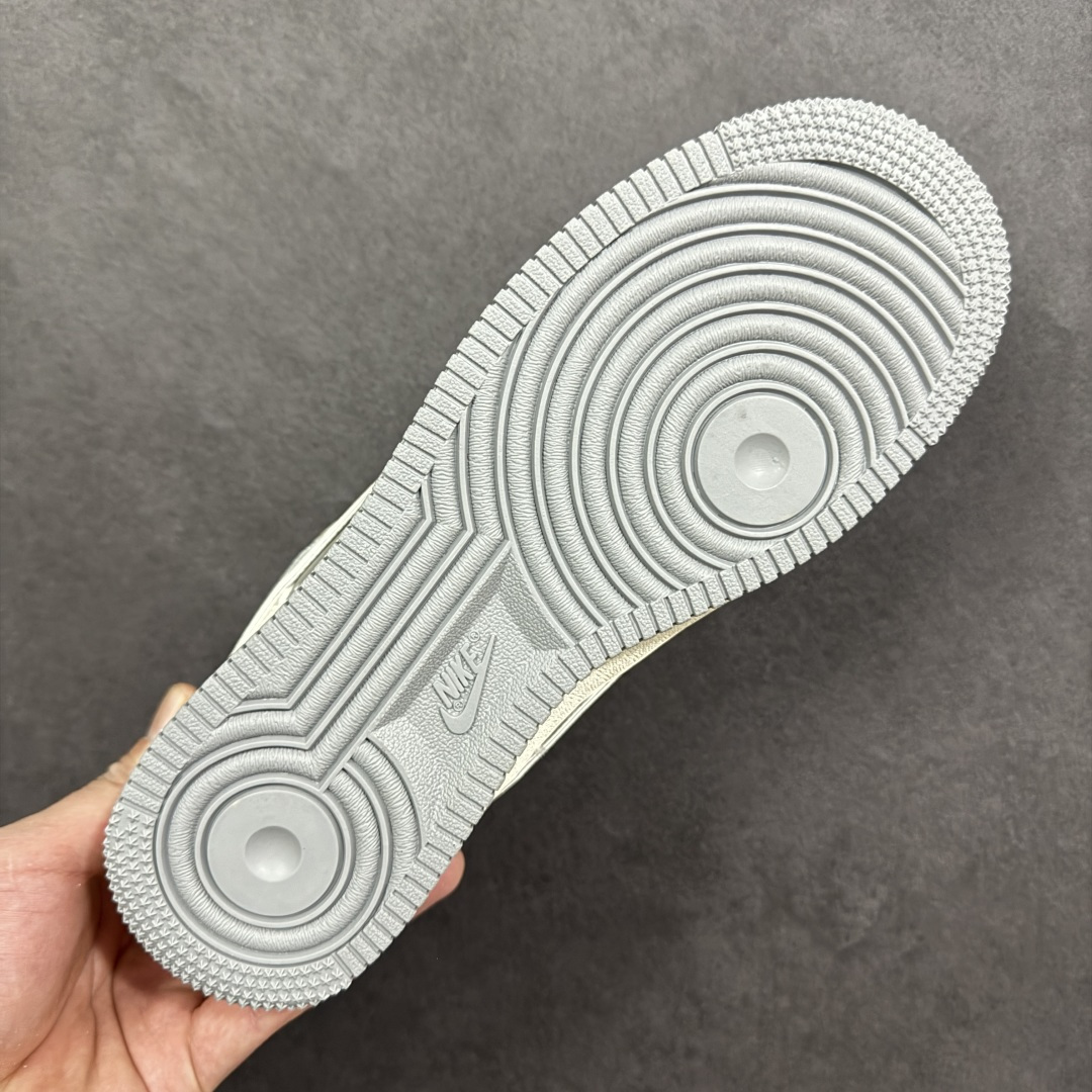 图片[9]-【定制版】Nike Air Force 1 Low 07 马年限定 联名 空军一号低帮板鞋 原楦头原纸板 打造纯正空军版型 专注外贸渠道 全掌内置蜂窝气垫 原盒配件 原厂中底钢印、拉帮完美 货号：QY6878-603 尺码：36-45-选品中心