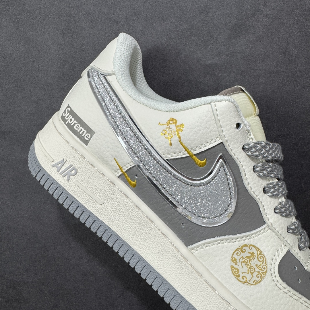 图片[6]-【定制版】Nike Air Force 1 Low 07 马年限定 联名 空军一号低帮板鞋 原楦头原纸板 打造纯正空军版型 专注外贸渠道 全掌内置蜂窝气垫 原盒配件 原厂中底钢印、拉帮完美 货号：QY6878-603 尺码：36-45-选品中心
